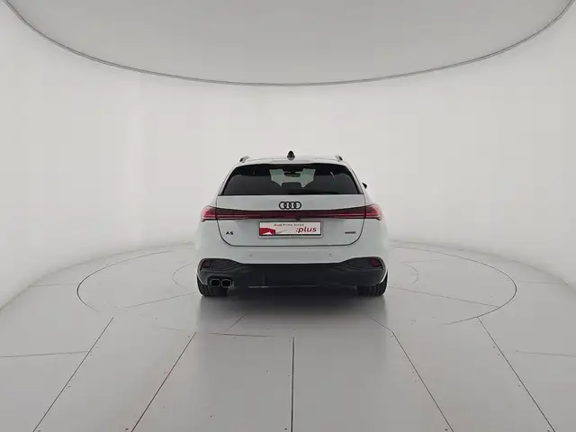 Audi A5 view 4