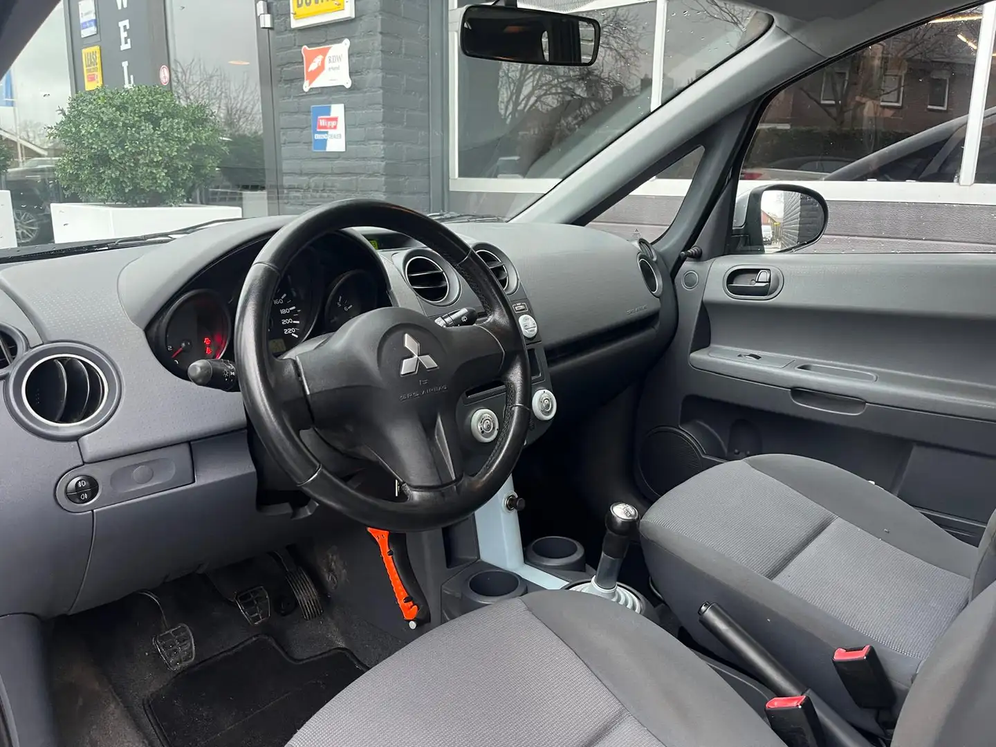 Mitsubishi Colt 1.3 Inform, Airco, Radio, 5drs, NAP, APK Grau - 2