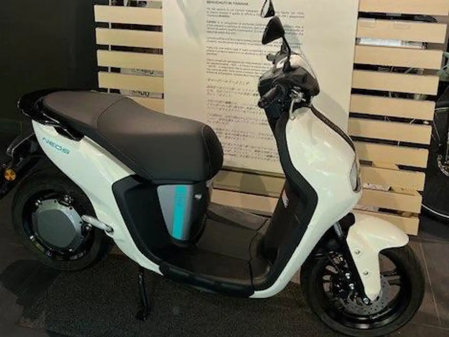 Yamaha NEOs 50 DUAL BATTERY Wit - 1