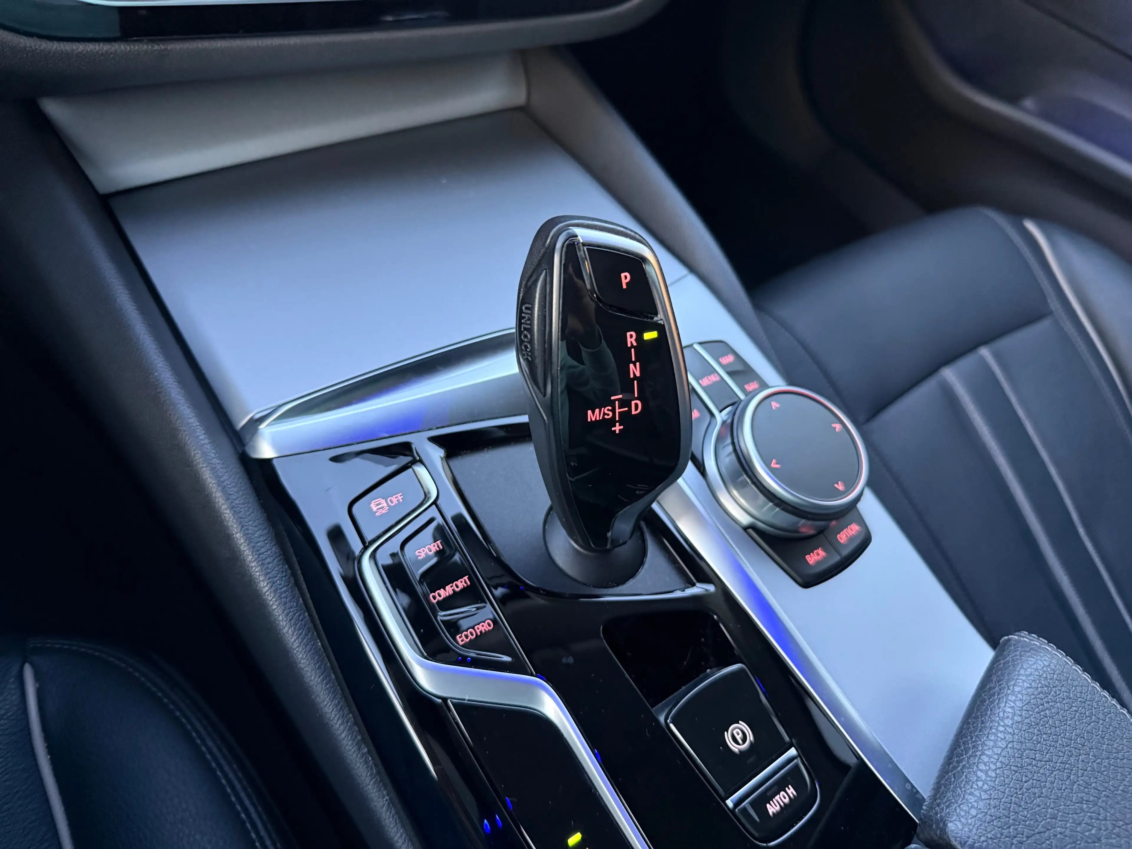 BMW 518 dA Break Sport Pack Automaat GPS Led Camera — photo 15