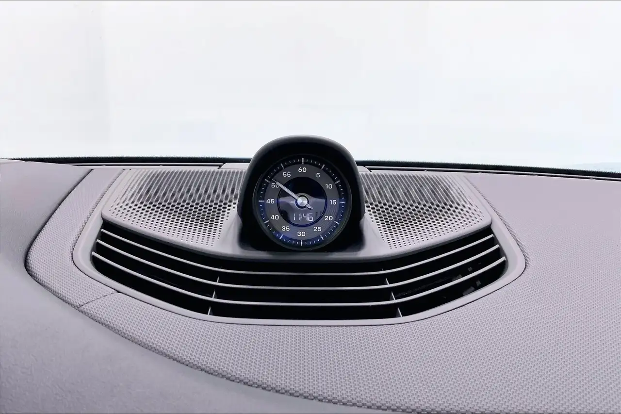 Porsche Taycan снимка Porsche Taycan