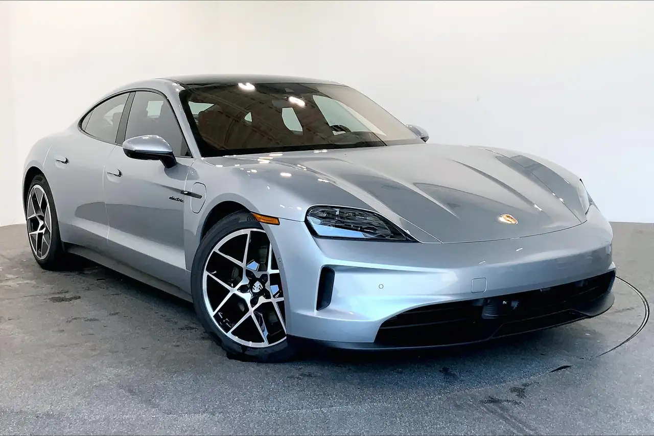 Porsche Taycan снимка Porsche Taycan