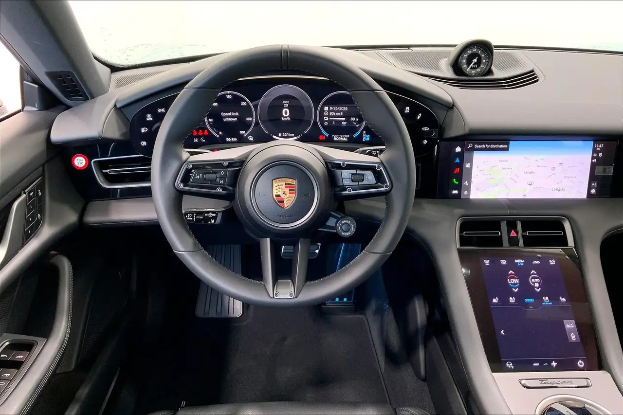 Porsche Taycan снимка Porsche Taycan