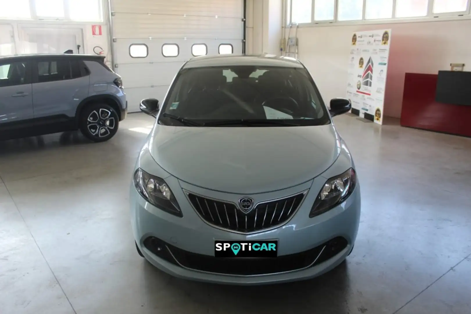 Lancia Ypsilon 1.0 FireFly 5 porte S&S Hybrid Platino Verde - 2