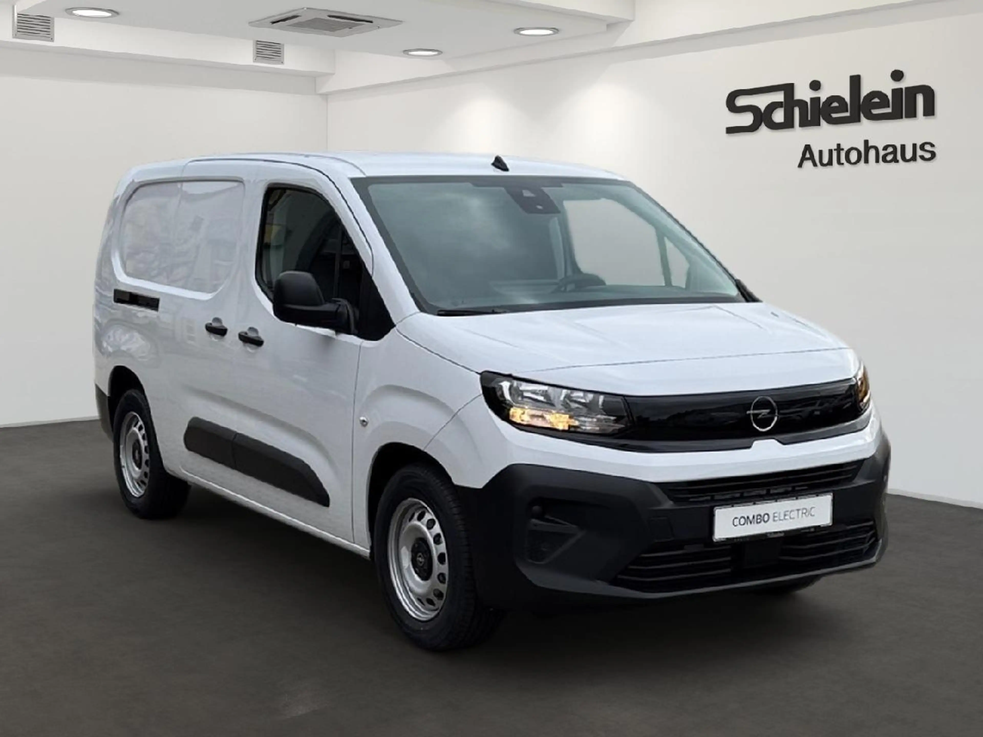 Opel Combo-e Cargo XL 50kWh 136PS Electric — photo 2