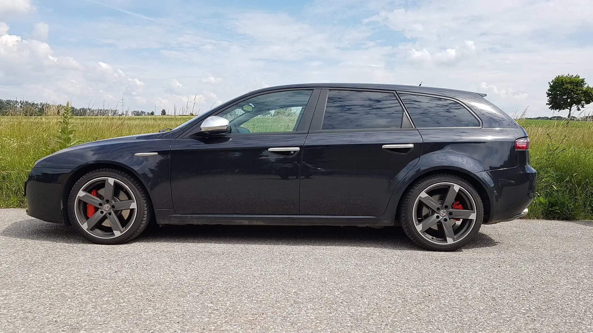 Alfa Romeo 159 Alfa 159 SW 2,4 JTDM 20V Distinctive Qtr. Distinctive Schwarz - 1