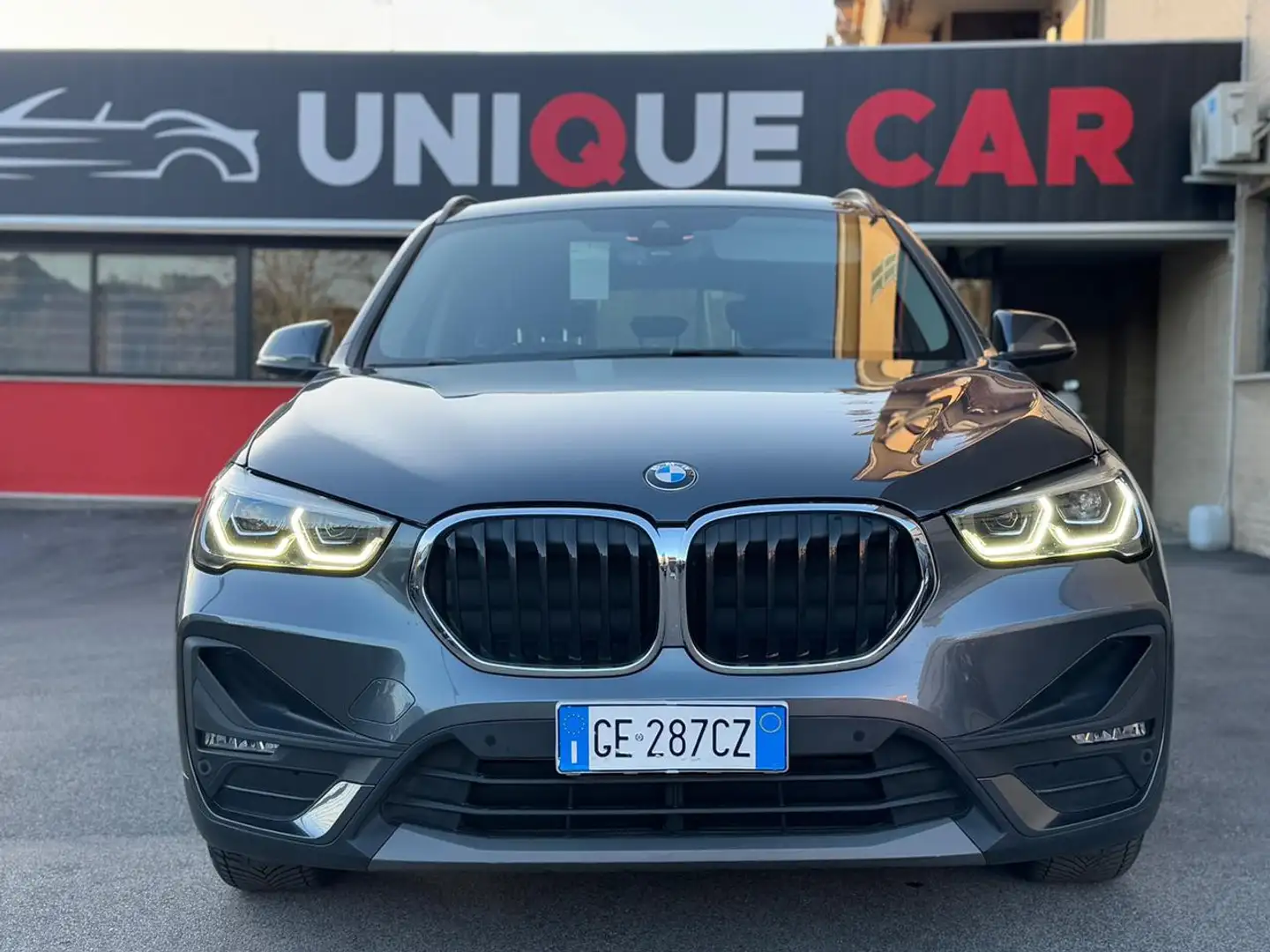 BMW X1 xDrive25e Business Advantage Gris - 2