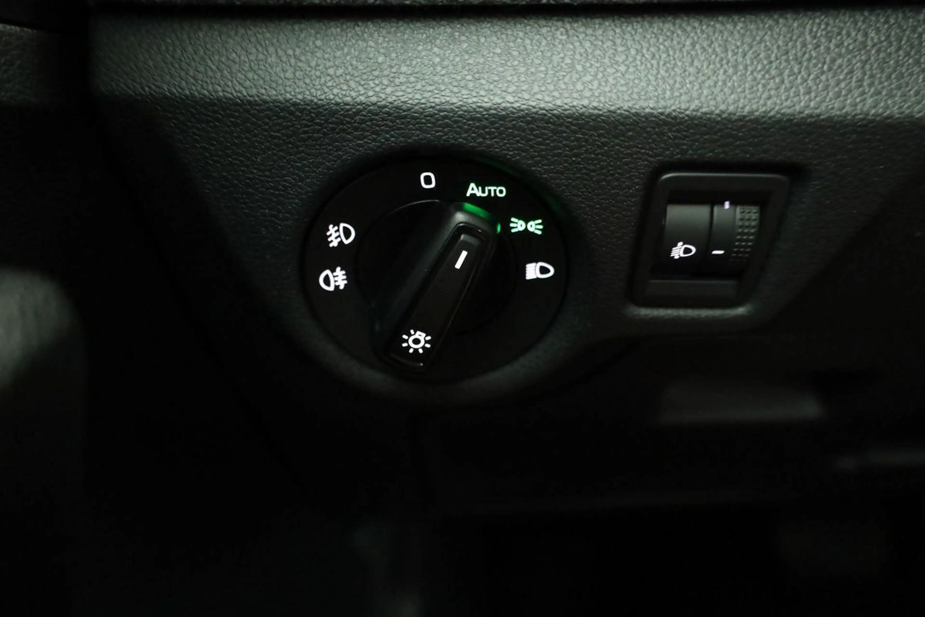 Skoda Kamiq Selection 1.0 TSI DSG Selection, AHK, LED, Kame... — photo 7