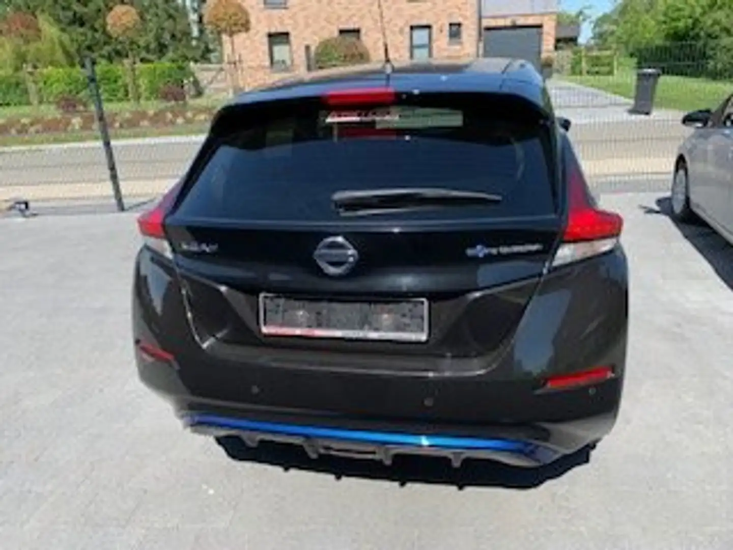 Nissan Leaf 40 kWh N-Connecta (EU6.2) Zwart - 1