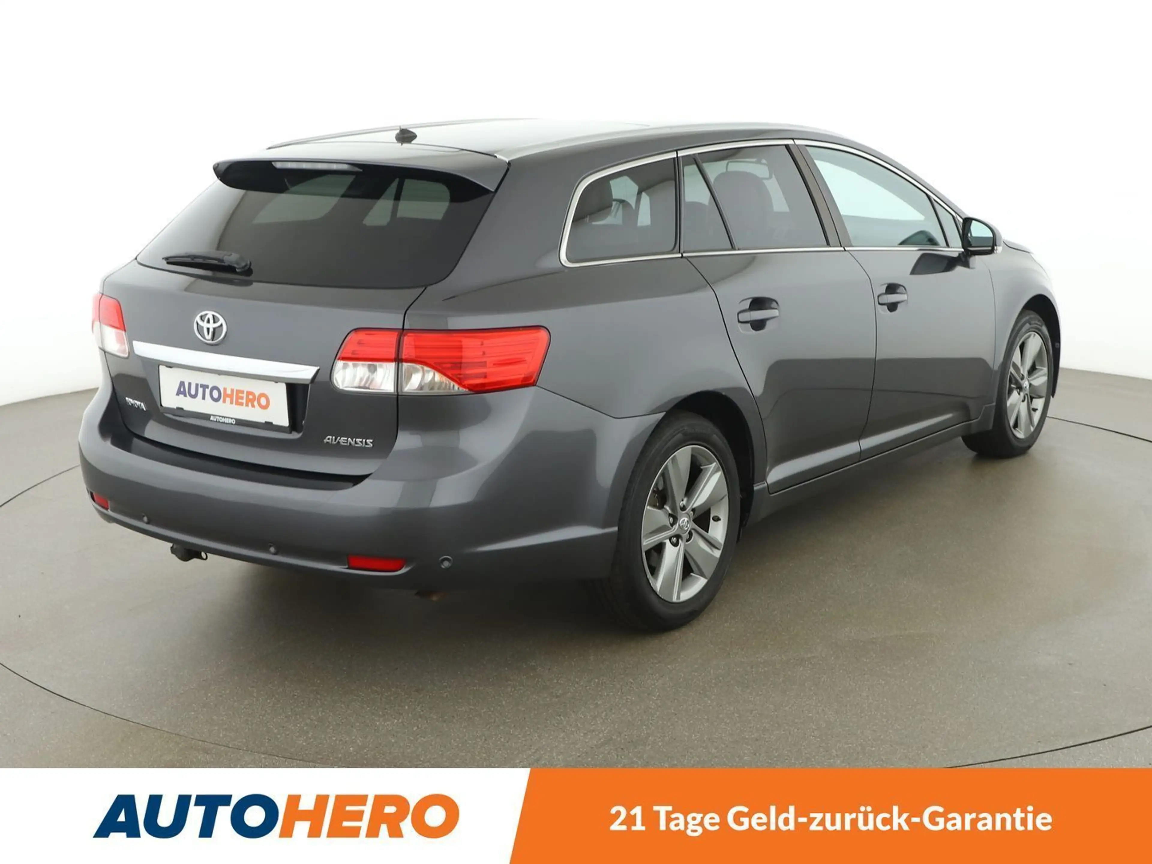 Toyota Avensis 2.0 D-4D Premium *XENON*PANO*NAVI*CAM* — photo 6