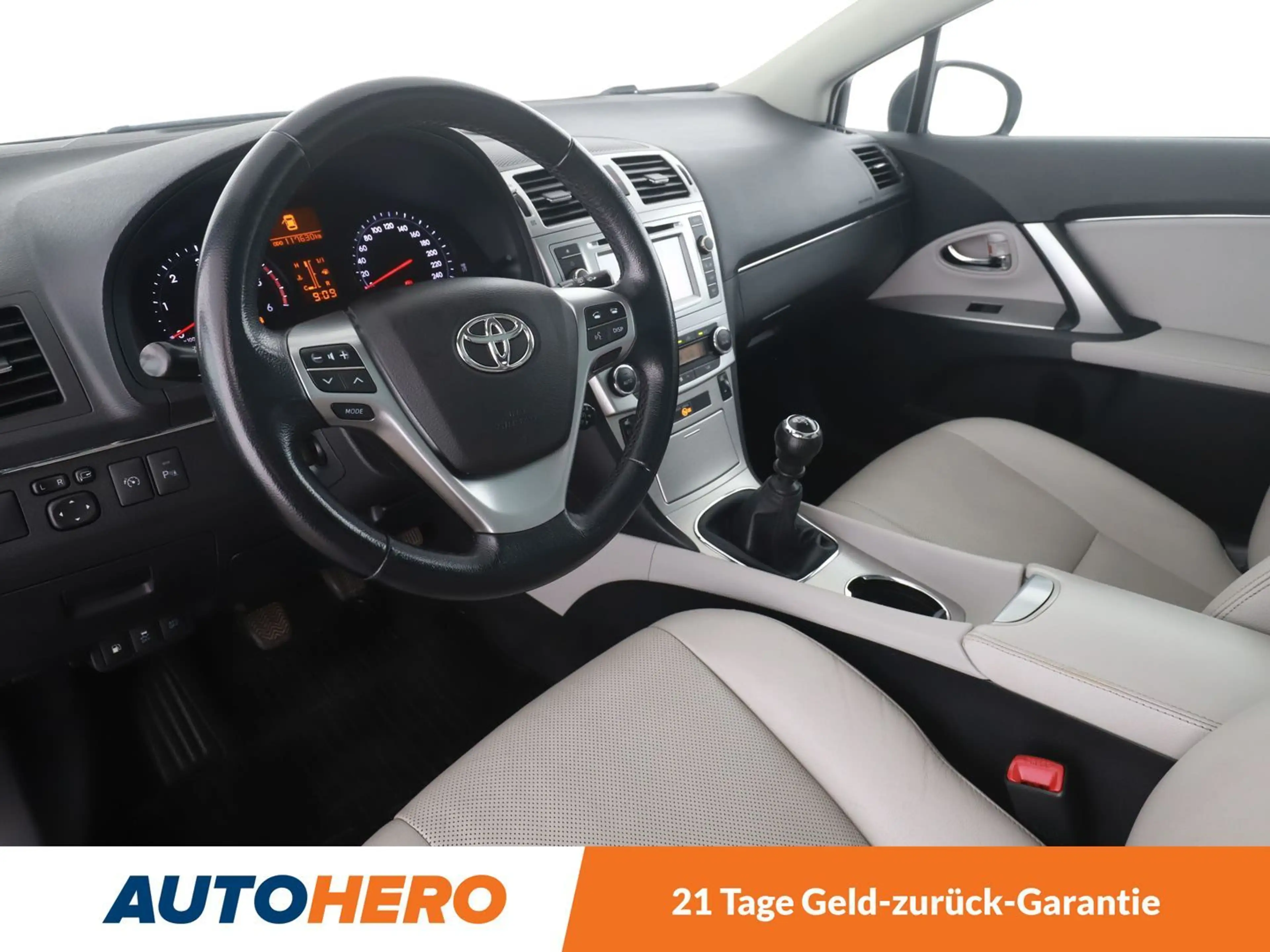 Toyota Avensis 2.0 D-4D Premium *XENON*PANO*NAVI*CAM* — photo 11