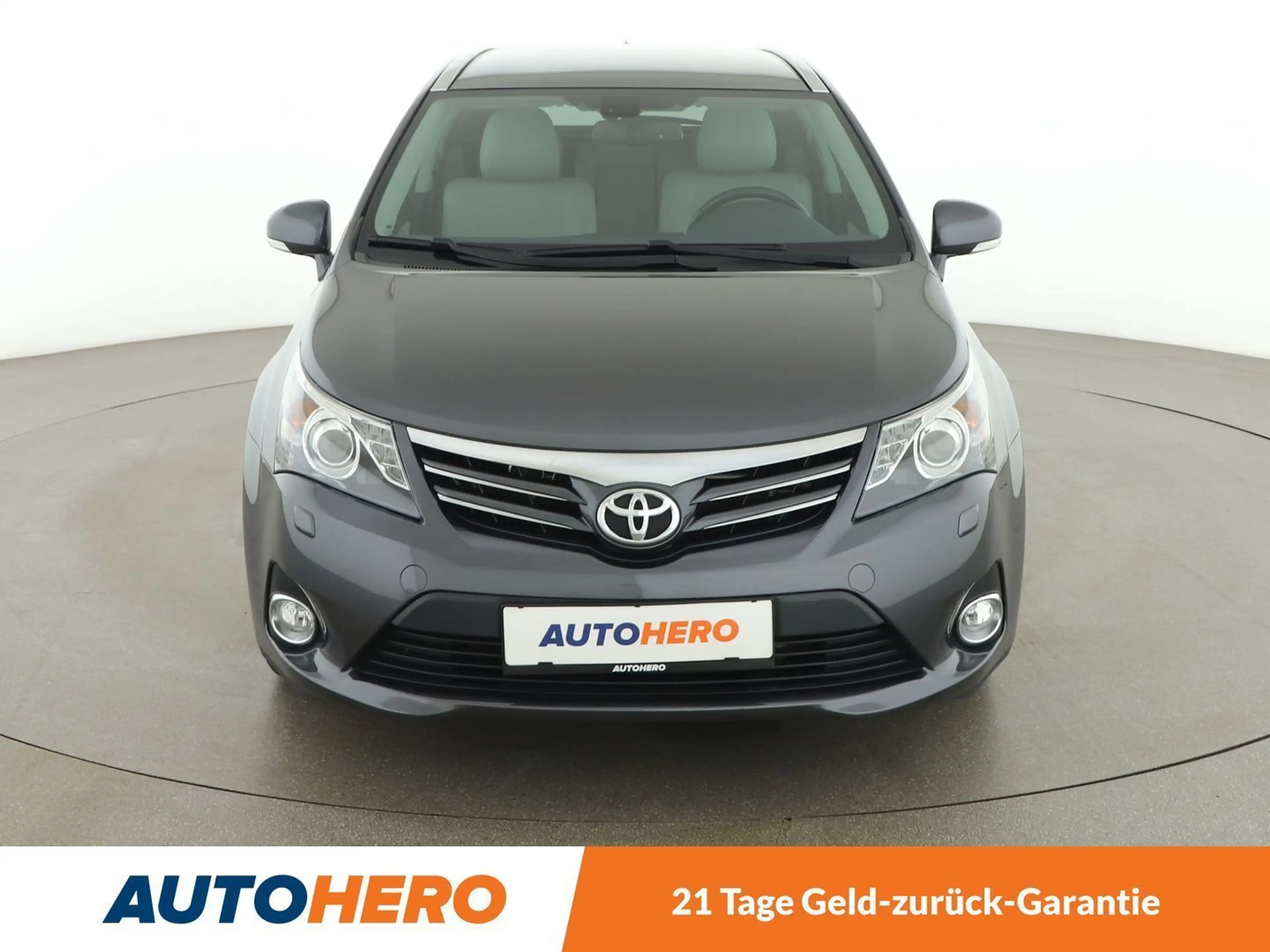 Toyota Avensis 2.0 D-4D Premium *XENON*PANO*NAVI*CAM* — photo 9