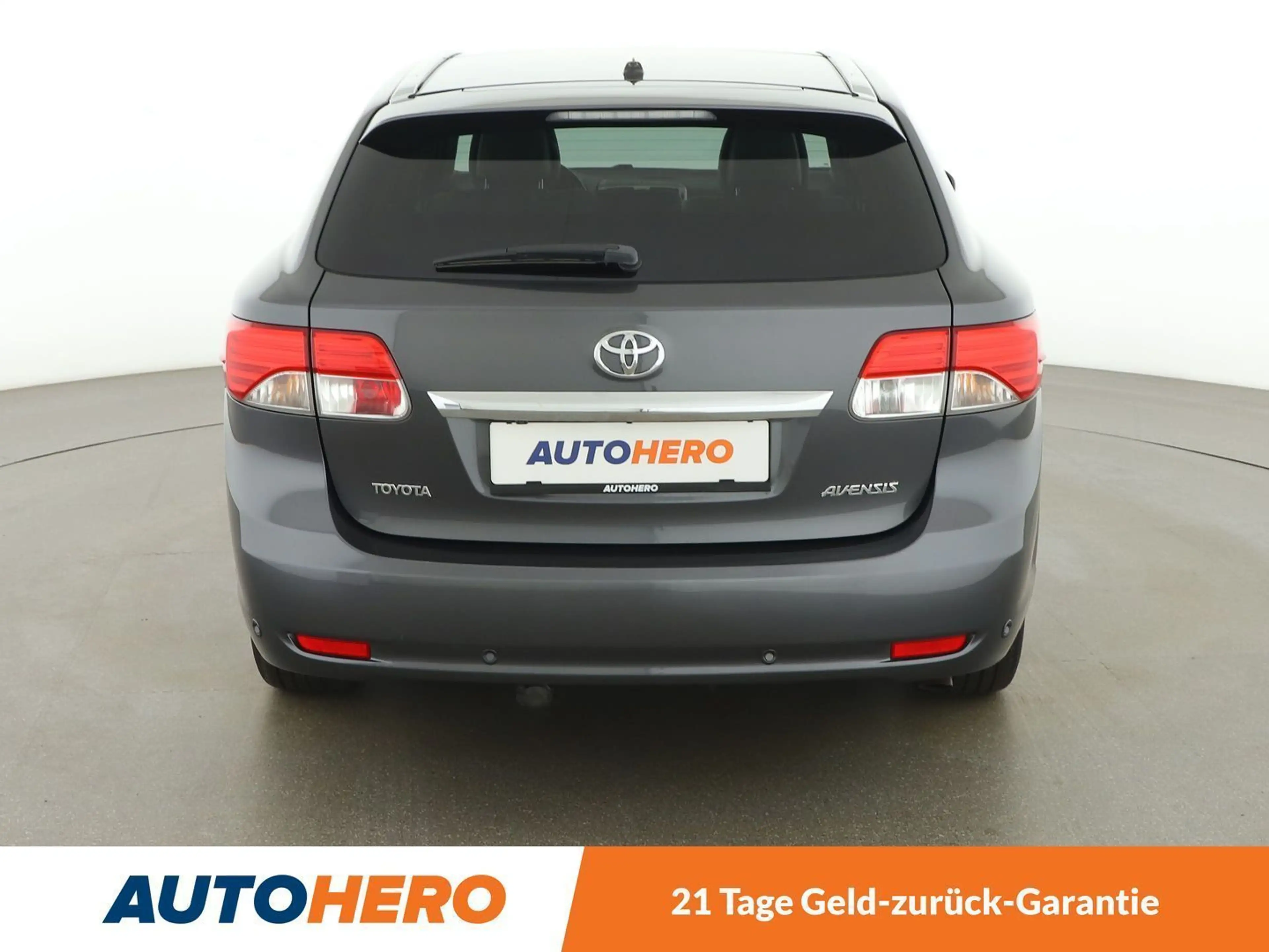 Toyota Avensis 2.0 D-4D Premium *XENON*PANO*NAVI*CAM* — photo 5