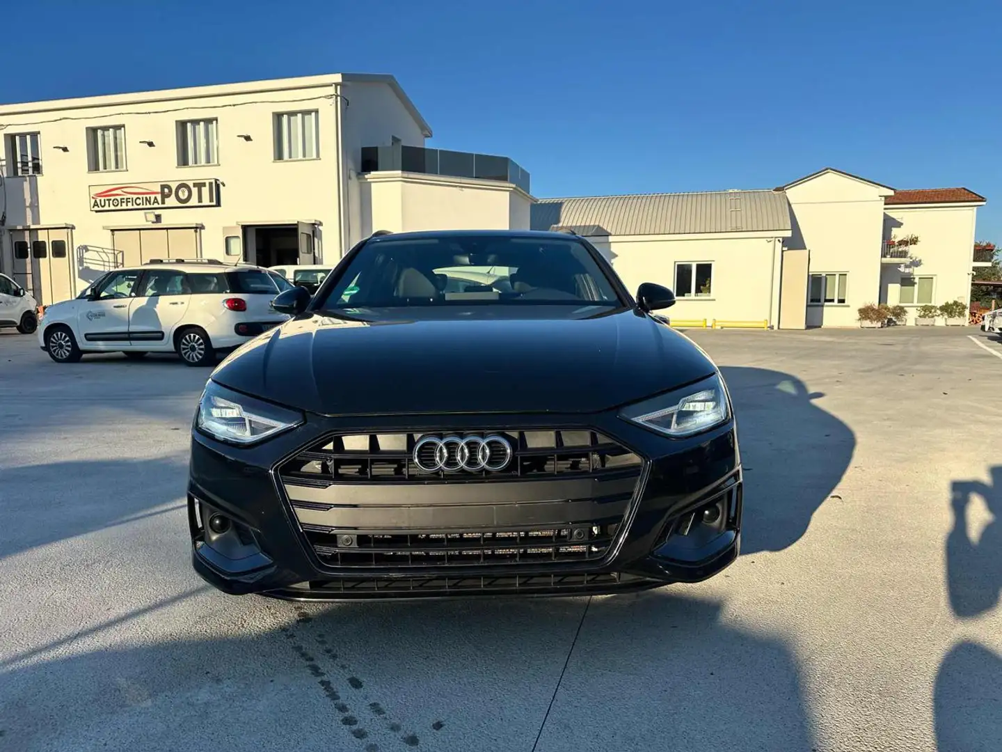 Audi A4 Avant 35 TDI/163 CV S tronic Schwarz - 2
