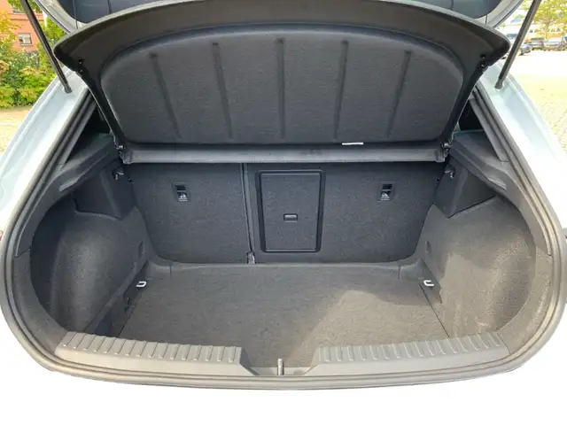 Cupra Leon view 12