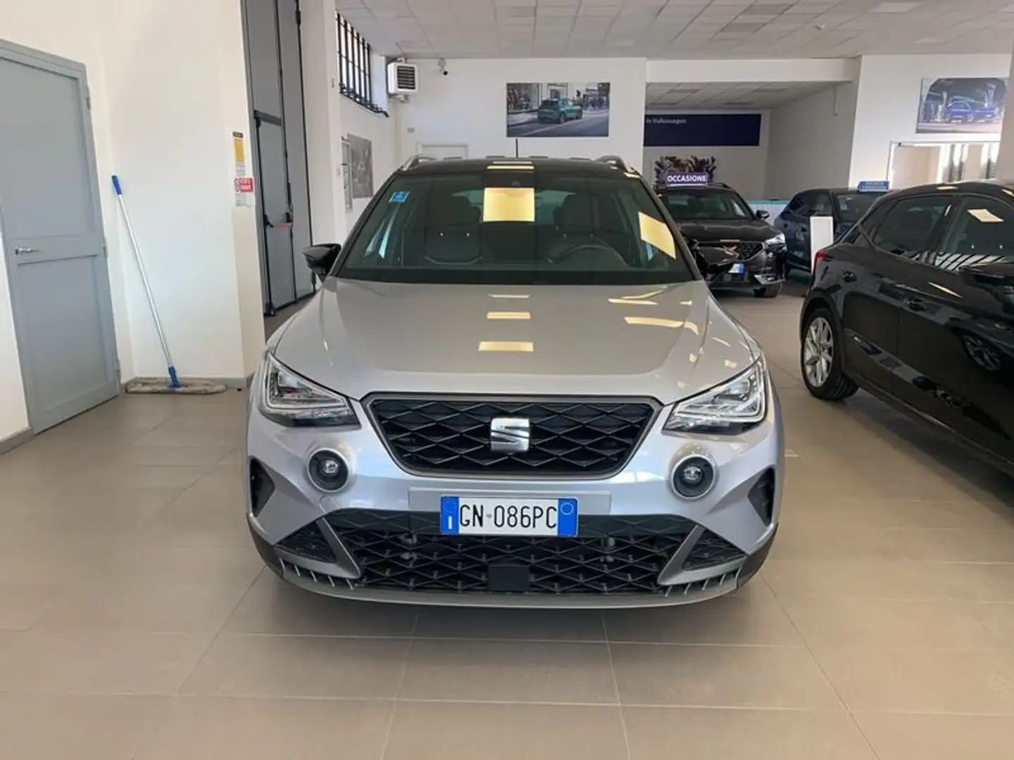 SEAT Arona 1.0 ECO TSI 95CV FR Nero - 2