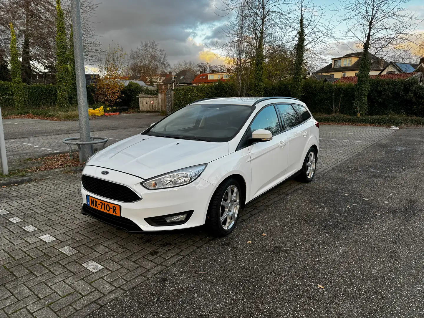 Ford Focus Focus 1.0 Lease Edition NWE MOTORBLOK Wit - 2