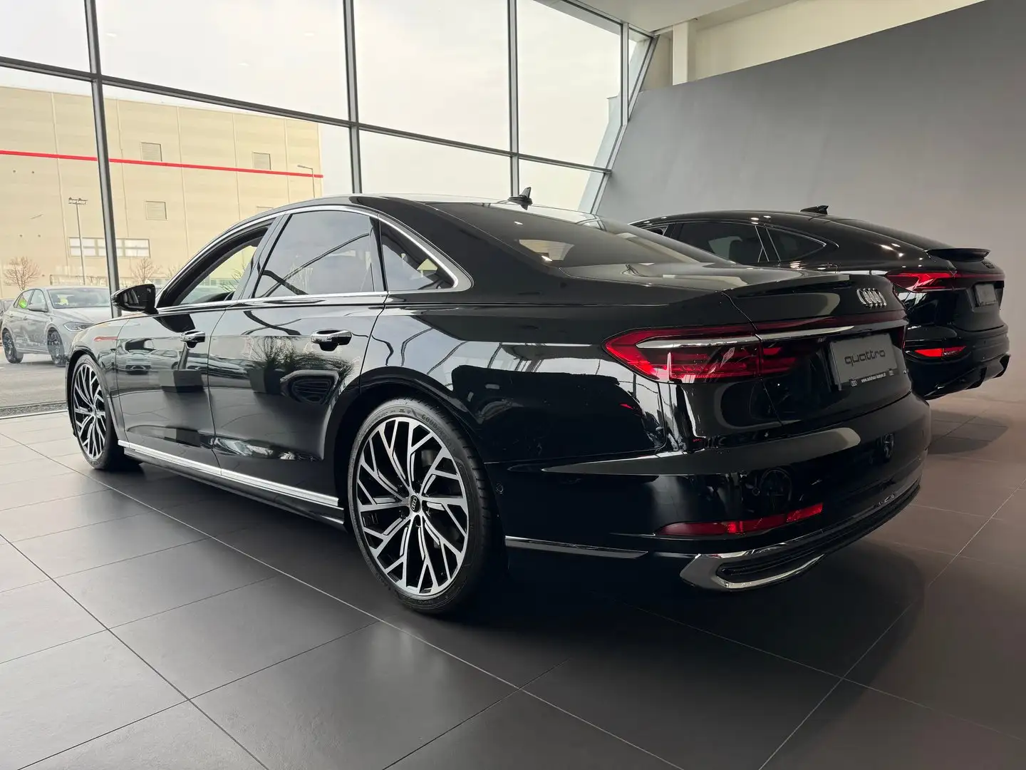 Audi A8 50 TDI quattro Schwarz - 2