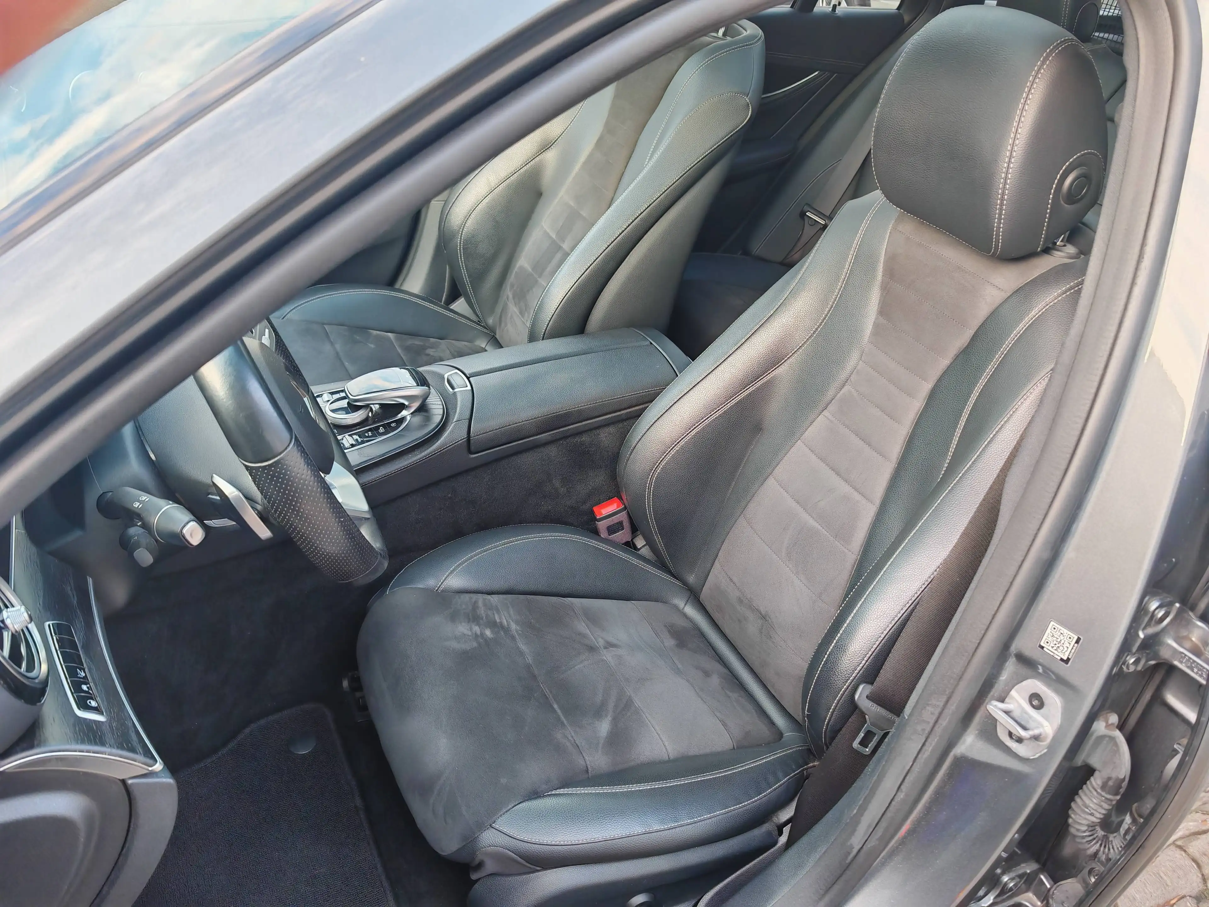 Mercedes-Benz E 220 d 4M T AMG Pano Memory ACC Keyless HUD AHK — photo 14