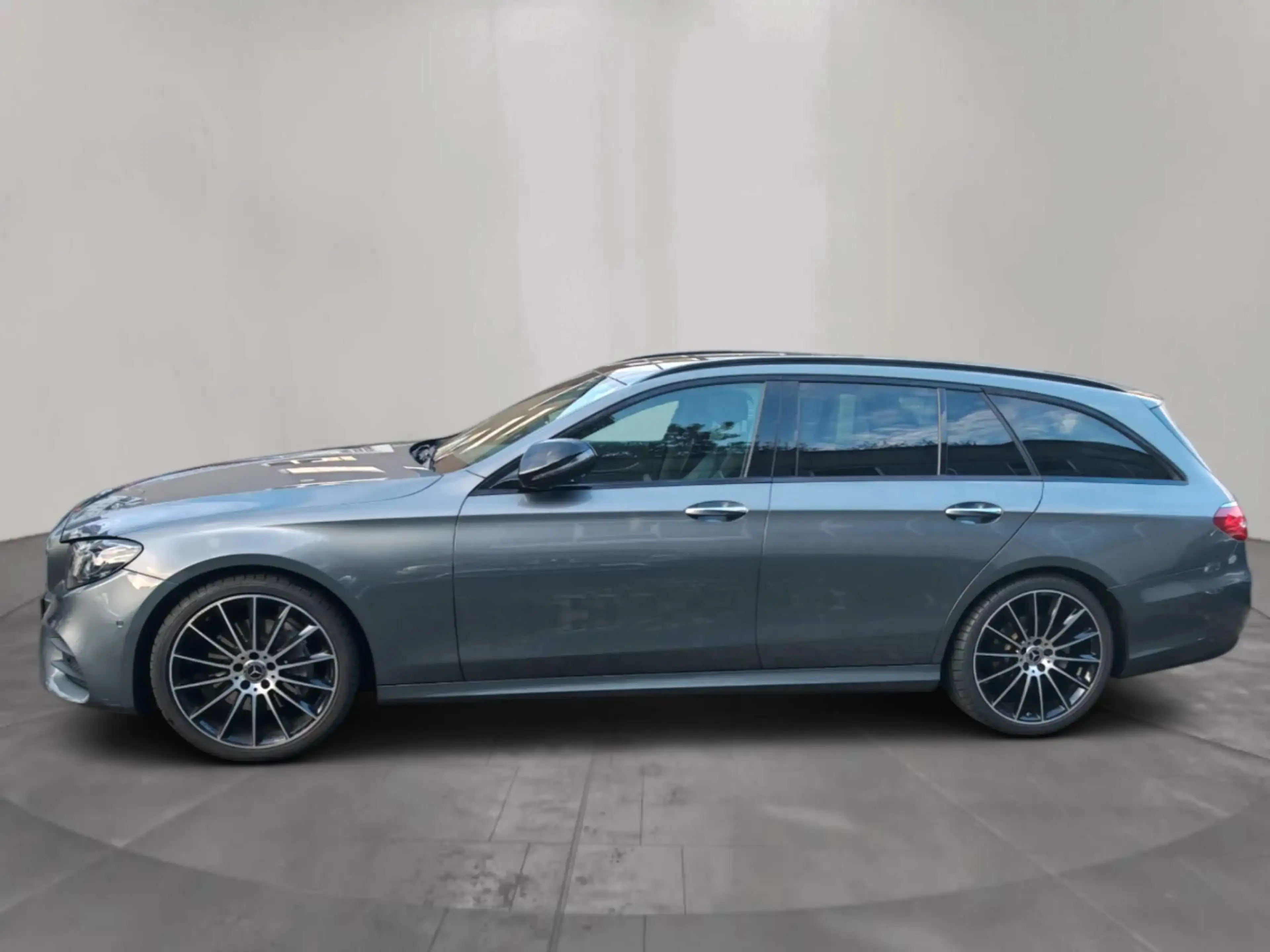 Mercedes-Benz E 220 d 4M T AMG Pano Memory ACC Keyless HUD AHK — photo 2