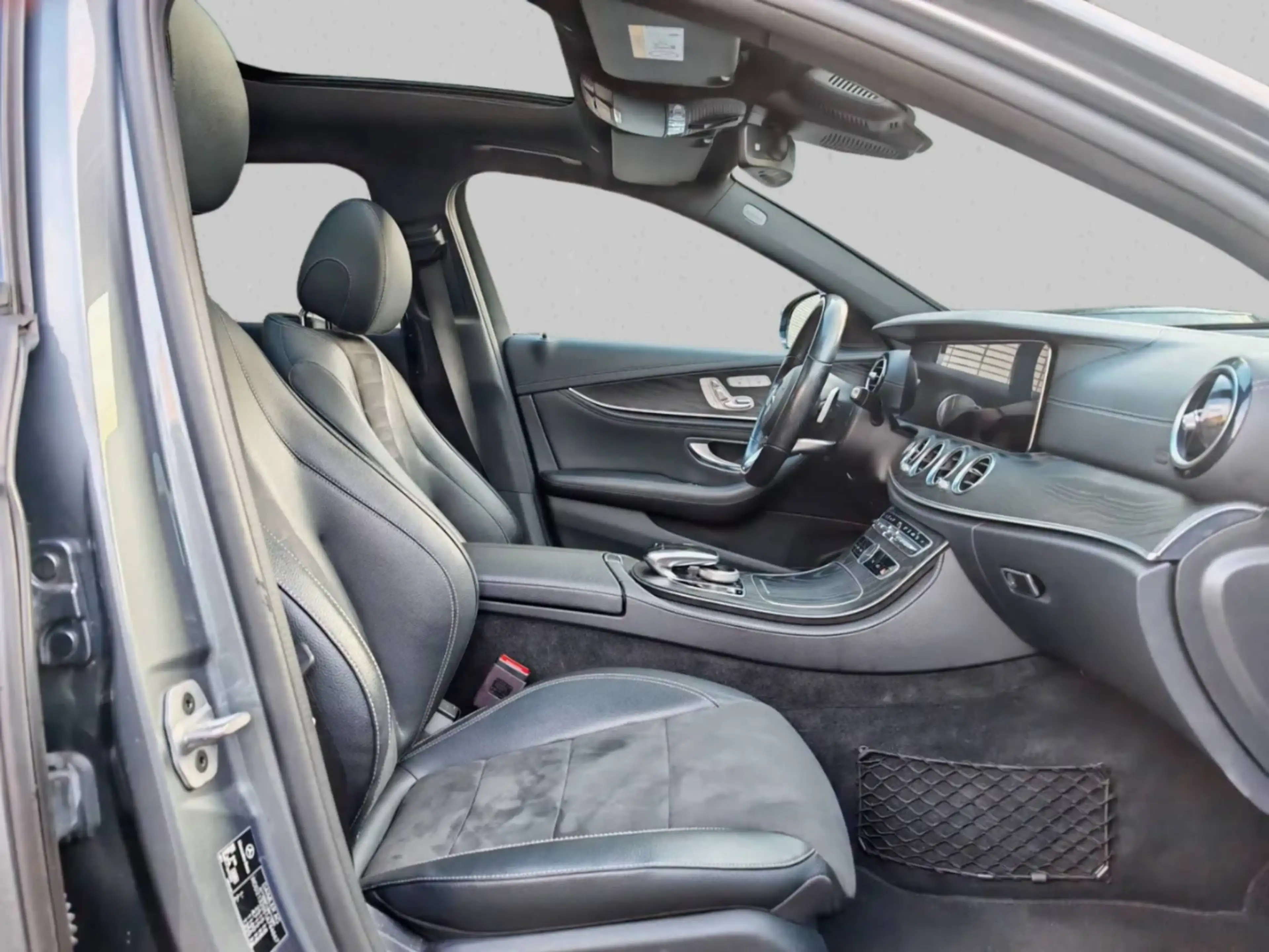 Mercedes-Benz E 220 d 4M T AMG Pano Memory ACC Keyless HUD AHK — photo 12