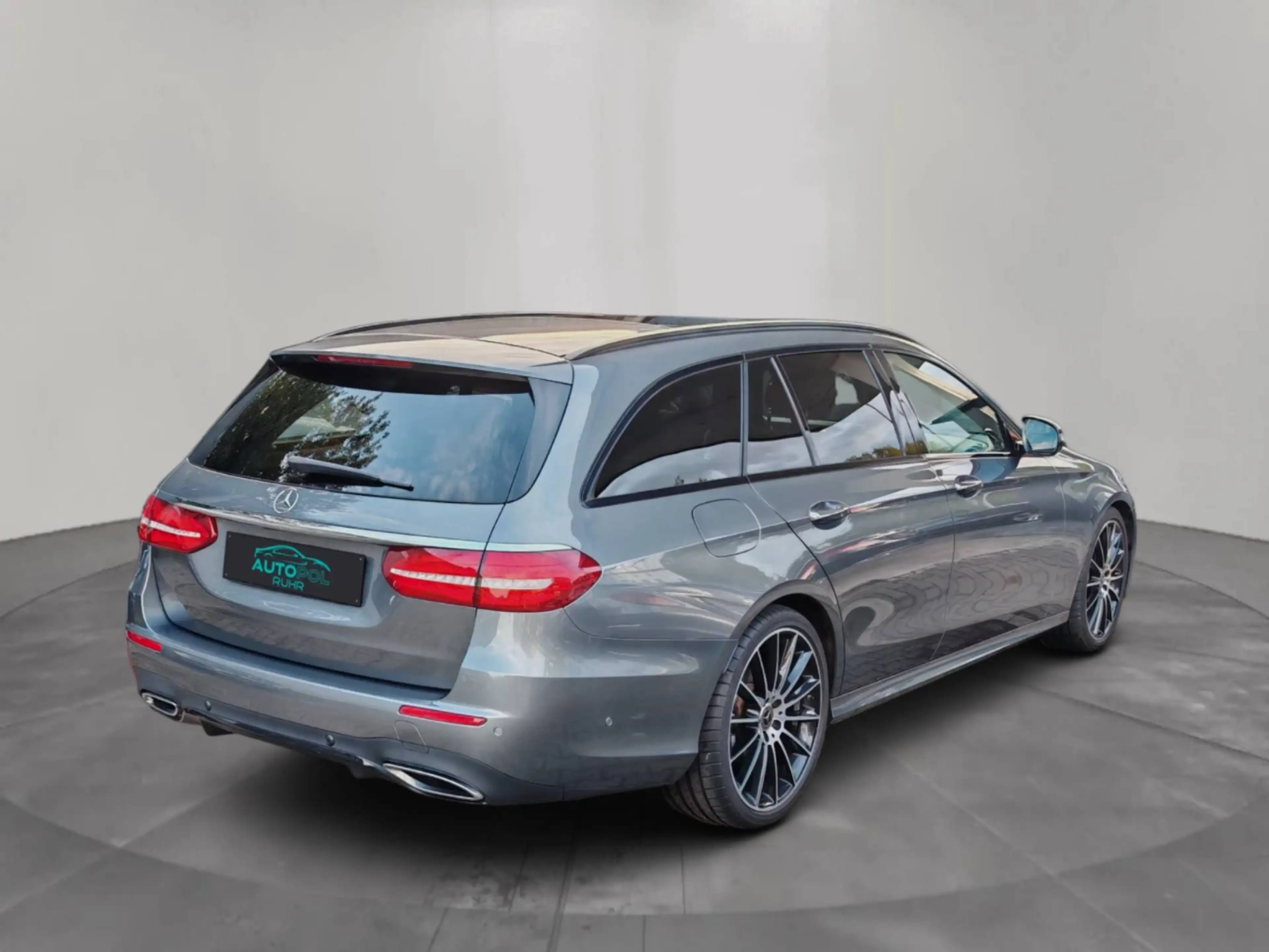 Mercedes-Benz E 220 d 4M T AMG Pano Memory ACC Keyless HUD AHK — photo 6