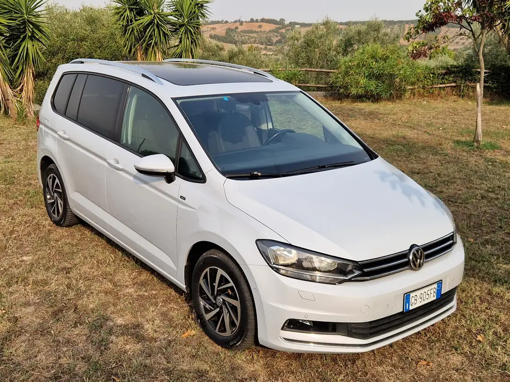 Volkswagen Touran 2018 из Европы — купить под ключ