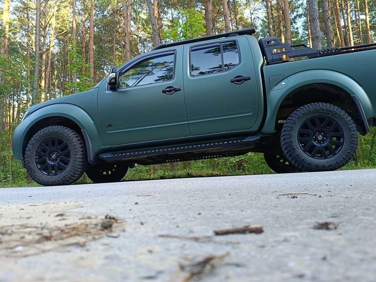 Second hand Nissan Navara 3.0