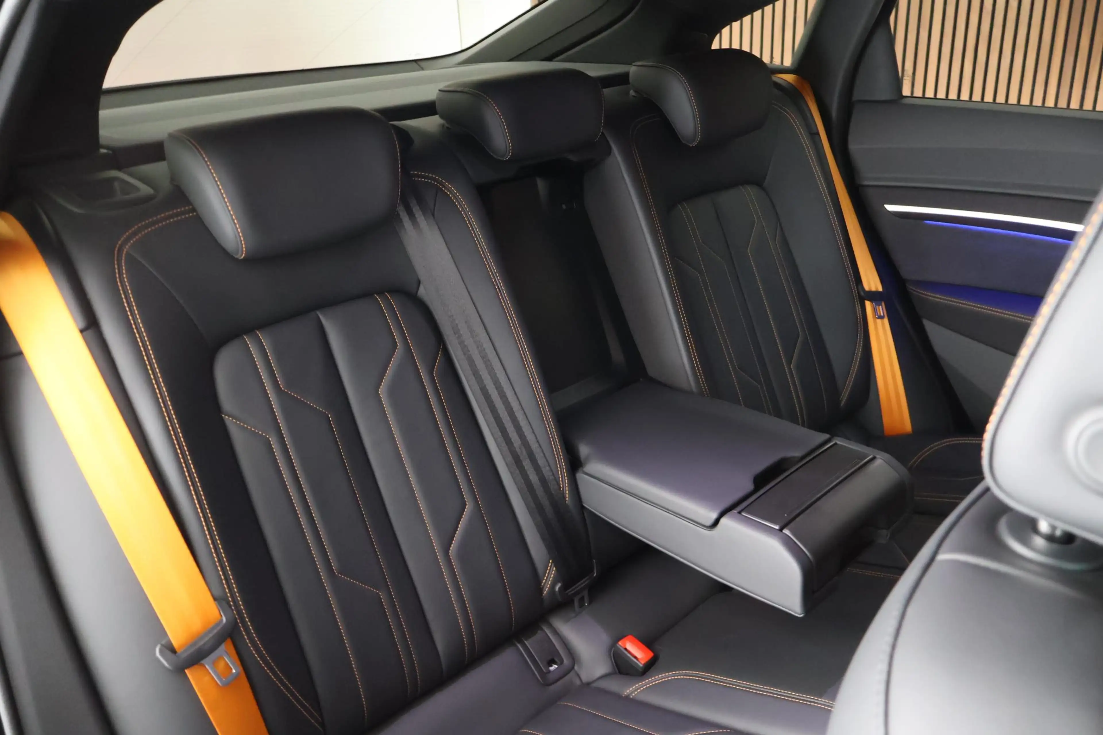 Audi e-tron Sportback 55 quattro 408pk S edition 95 kWh Leder — photo 40