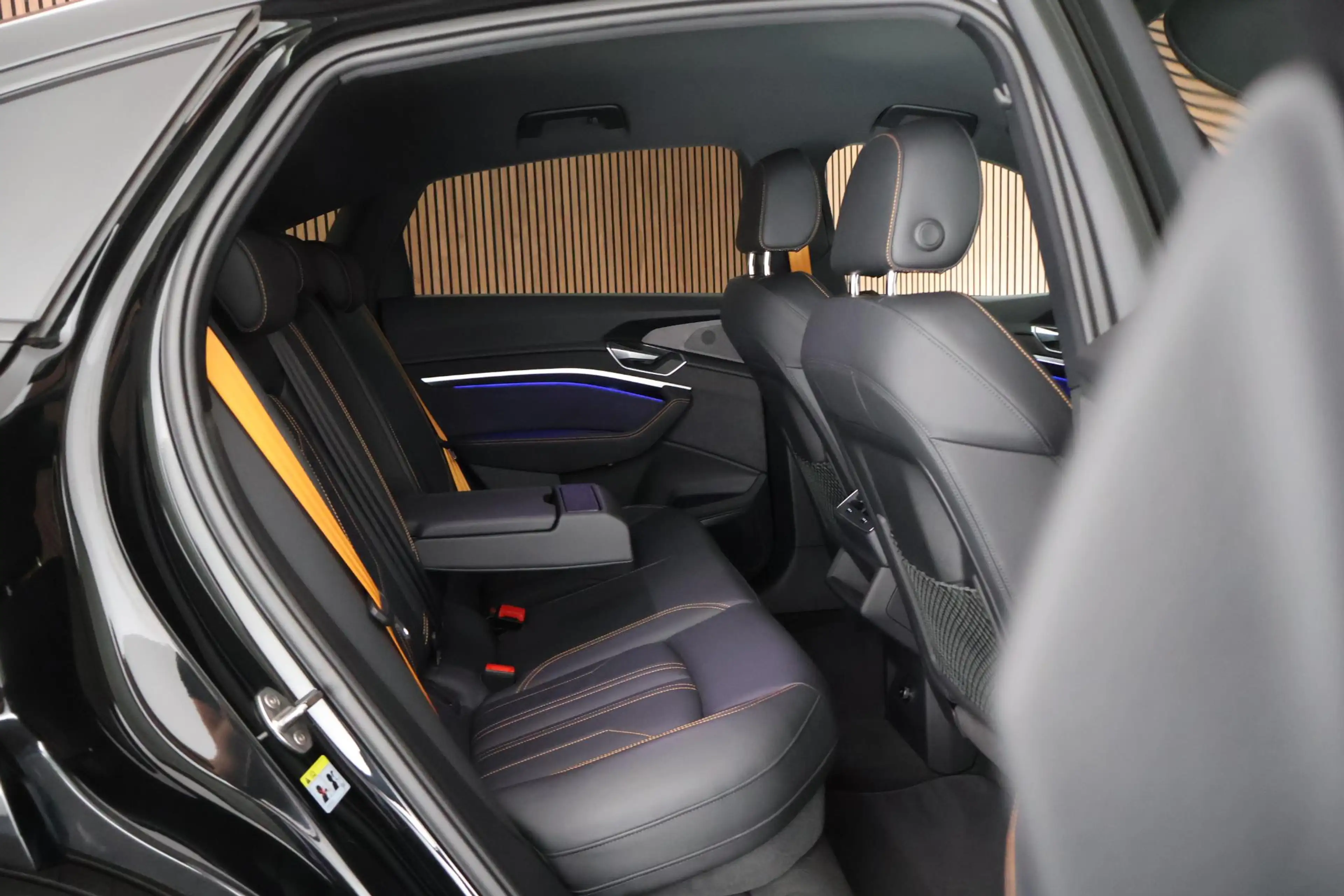 Audi e-tron Sportback 55 quattro 408pk S edition 95 kWh Leder — photo 12