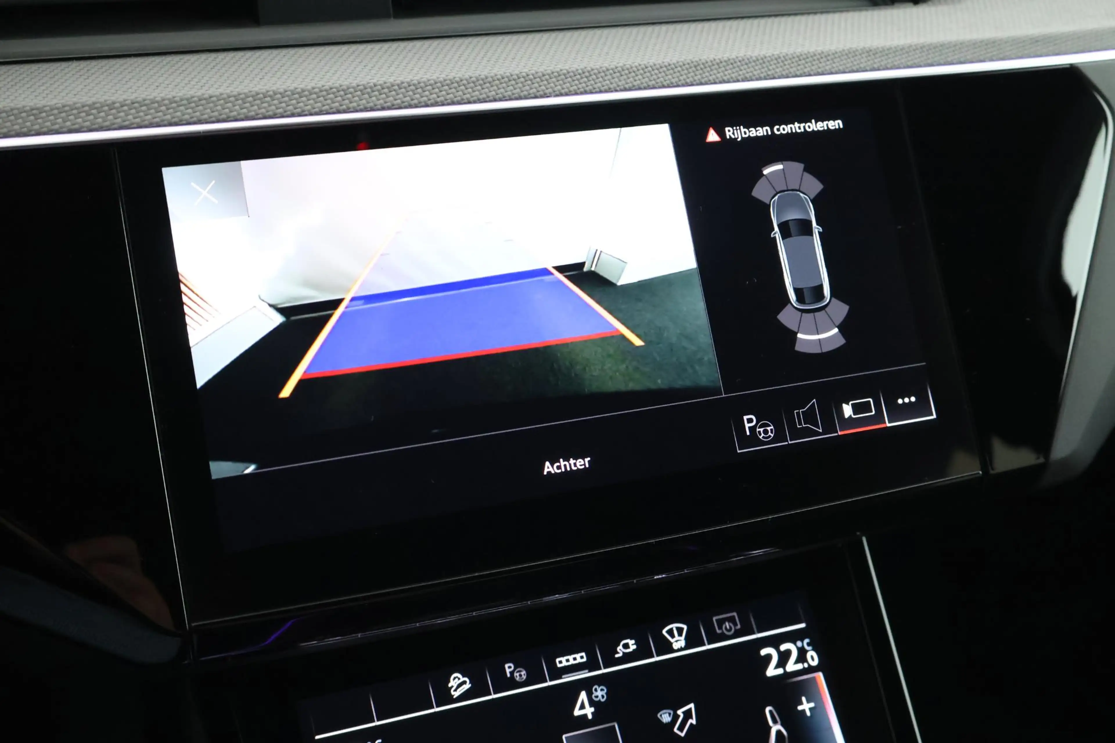 Audi e-tron Sportback 55 quattro 408pk S edition 95 kWh Leder — photo 3