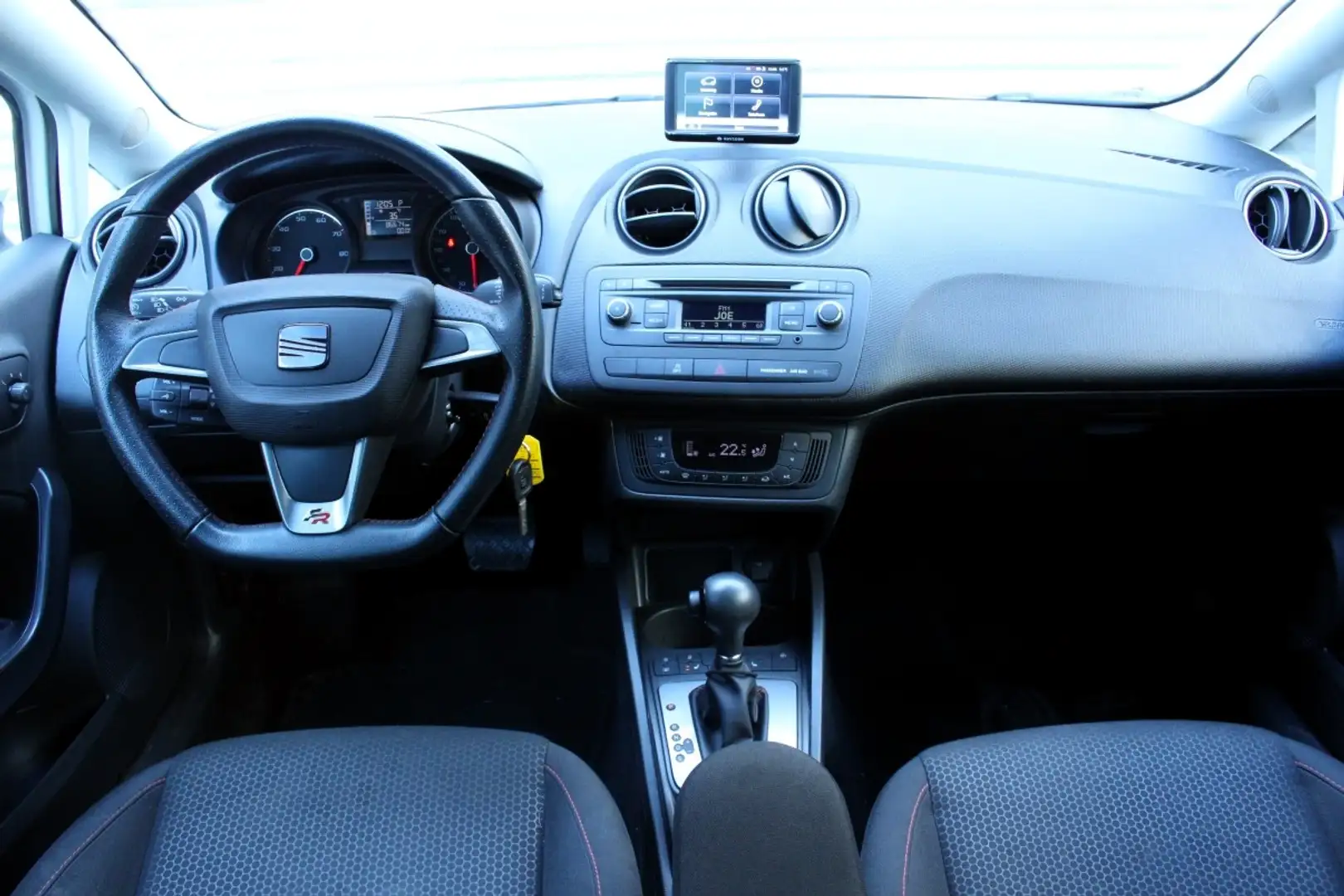 SEAT Ibiza 1.2 TSI FR DSG NAVI BT CRUISE PDC STOELVW ECC '13 Weiß - 2