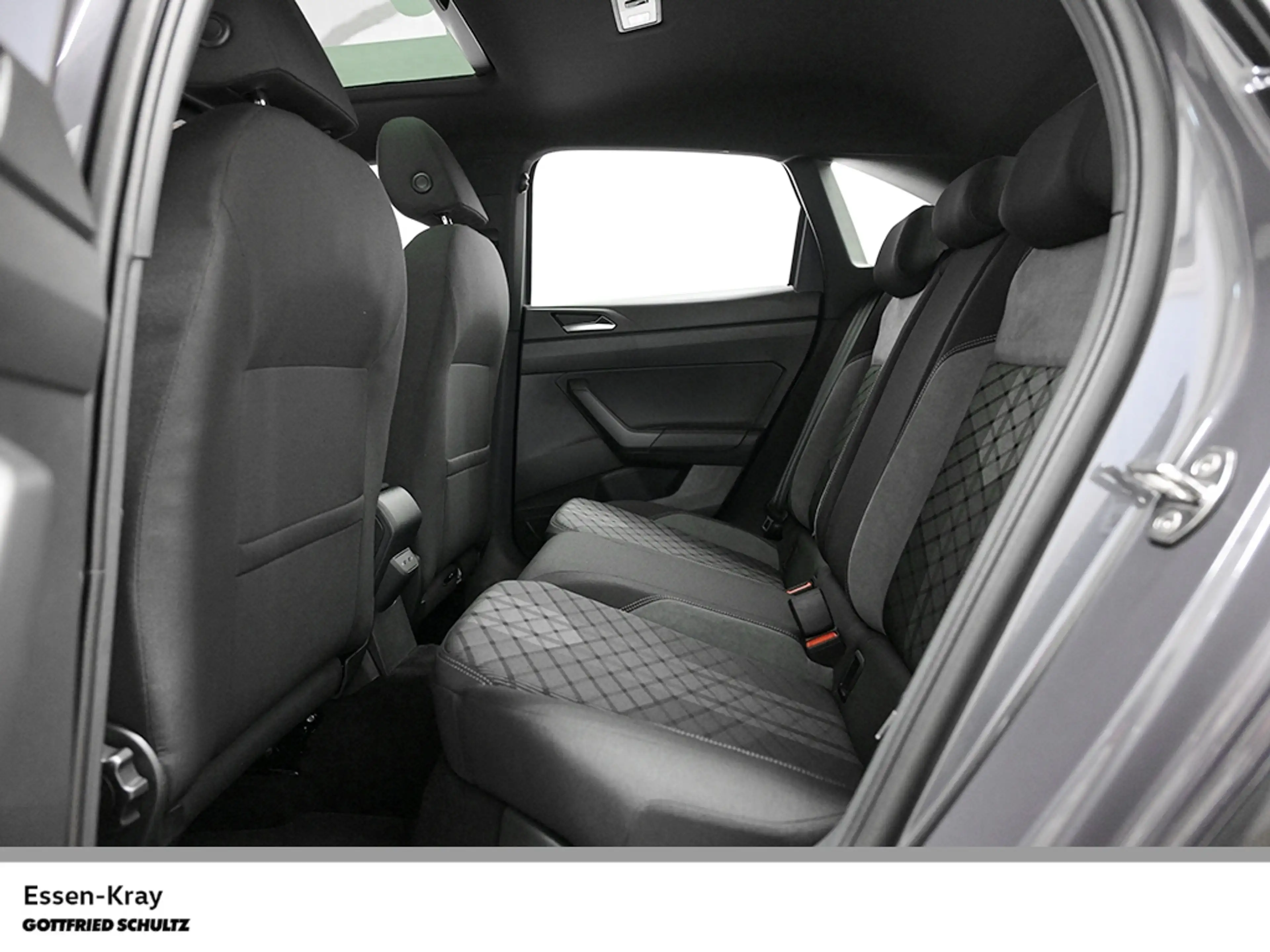 Volkswagen Taigo R-Line 1.0 TSI DSG Pano LED Kamera — photo 13