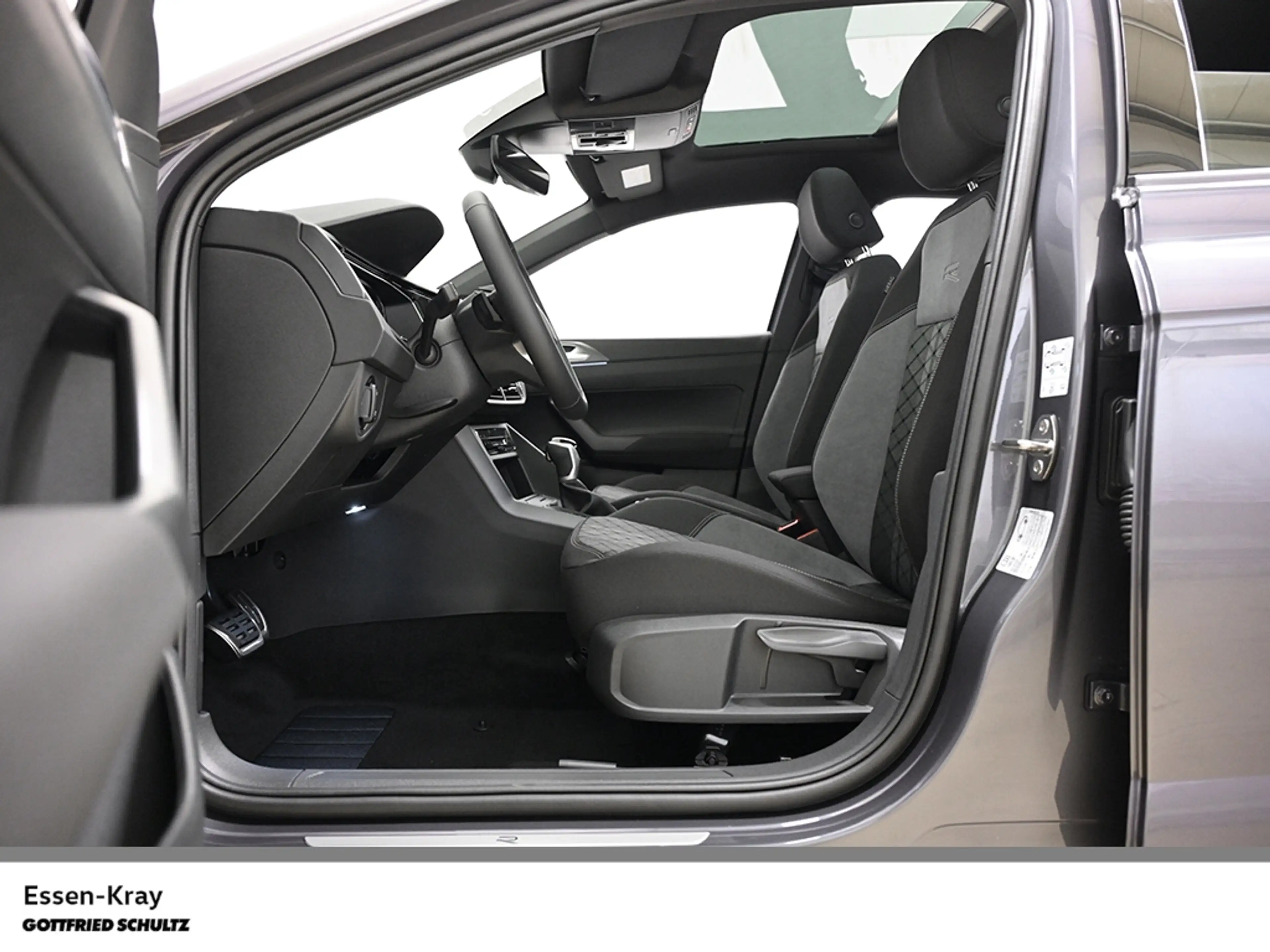 Volkswagen Taigo R-Line 1.0 TSI DSG Pano LED Kamera — photo 12