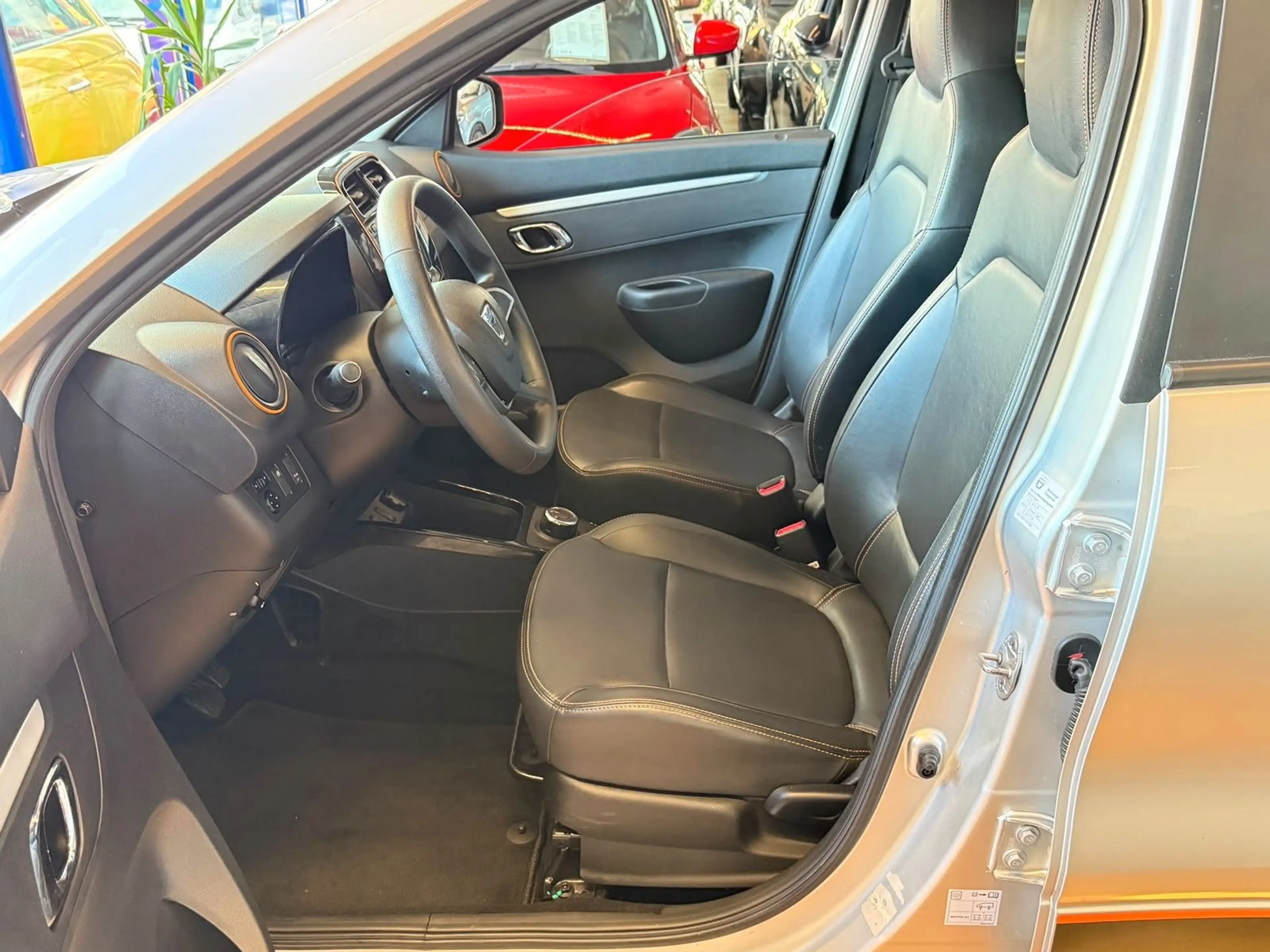 Dacia Spring Electric Comfort Plus R-Kamera / PDC — photo 9