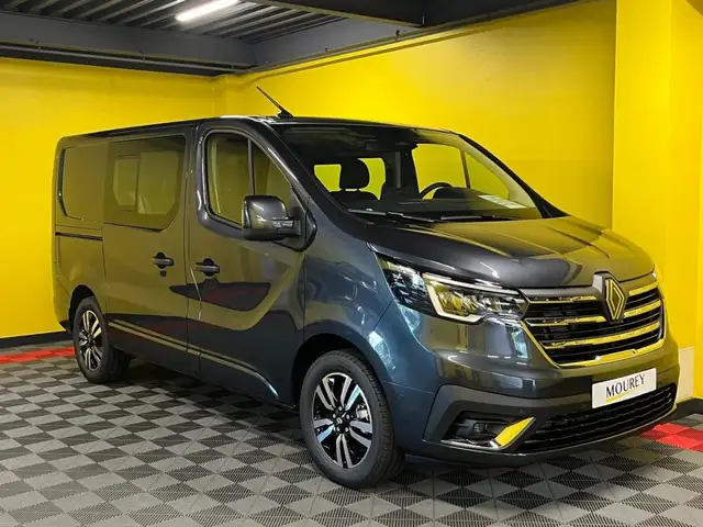 Renault Trafic view 5