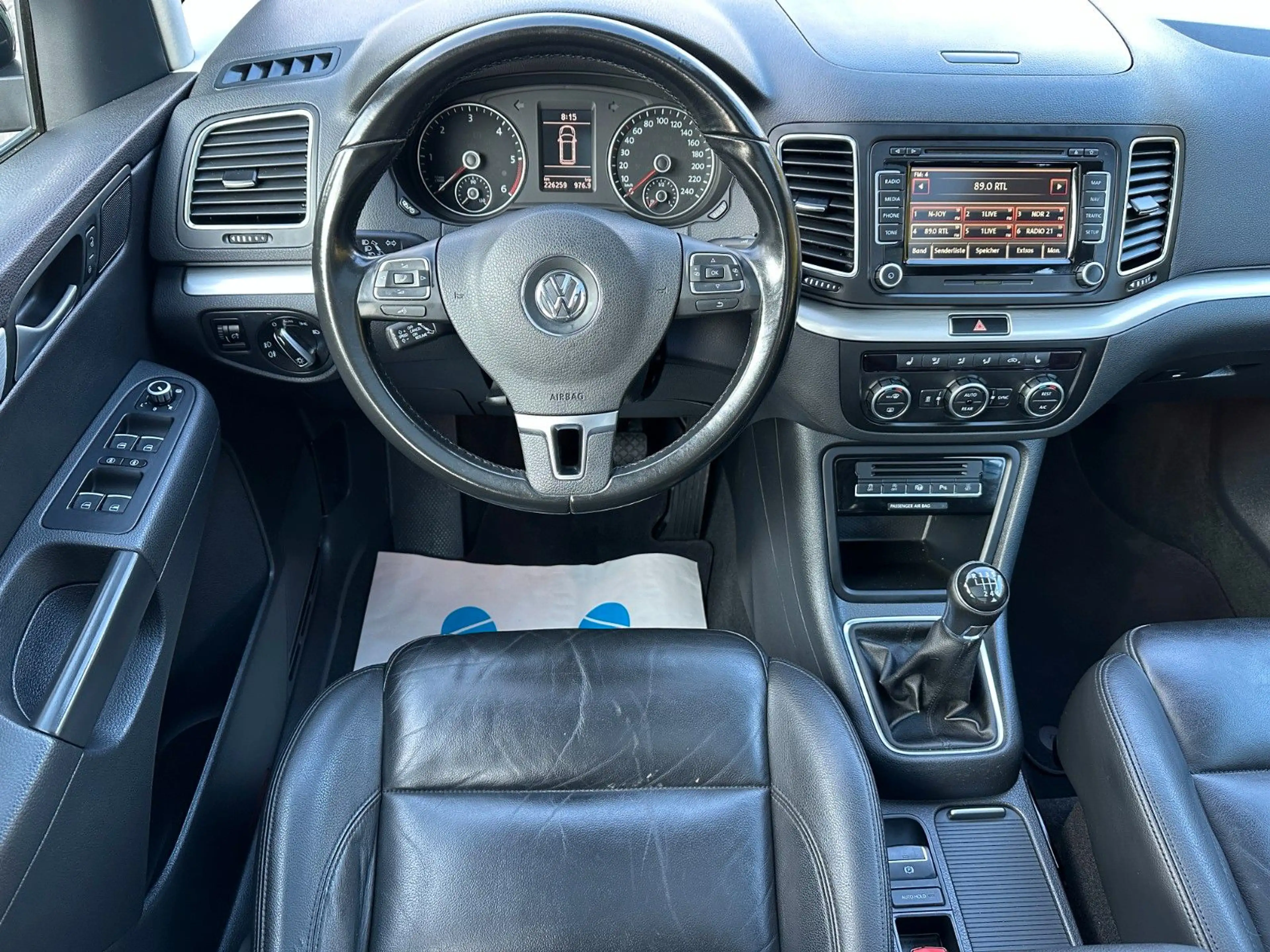 Volkswagen Sharan Highline BMT 7-SITZE AHK RFK SHZ LEDER — photo 11