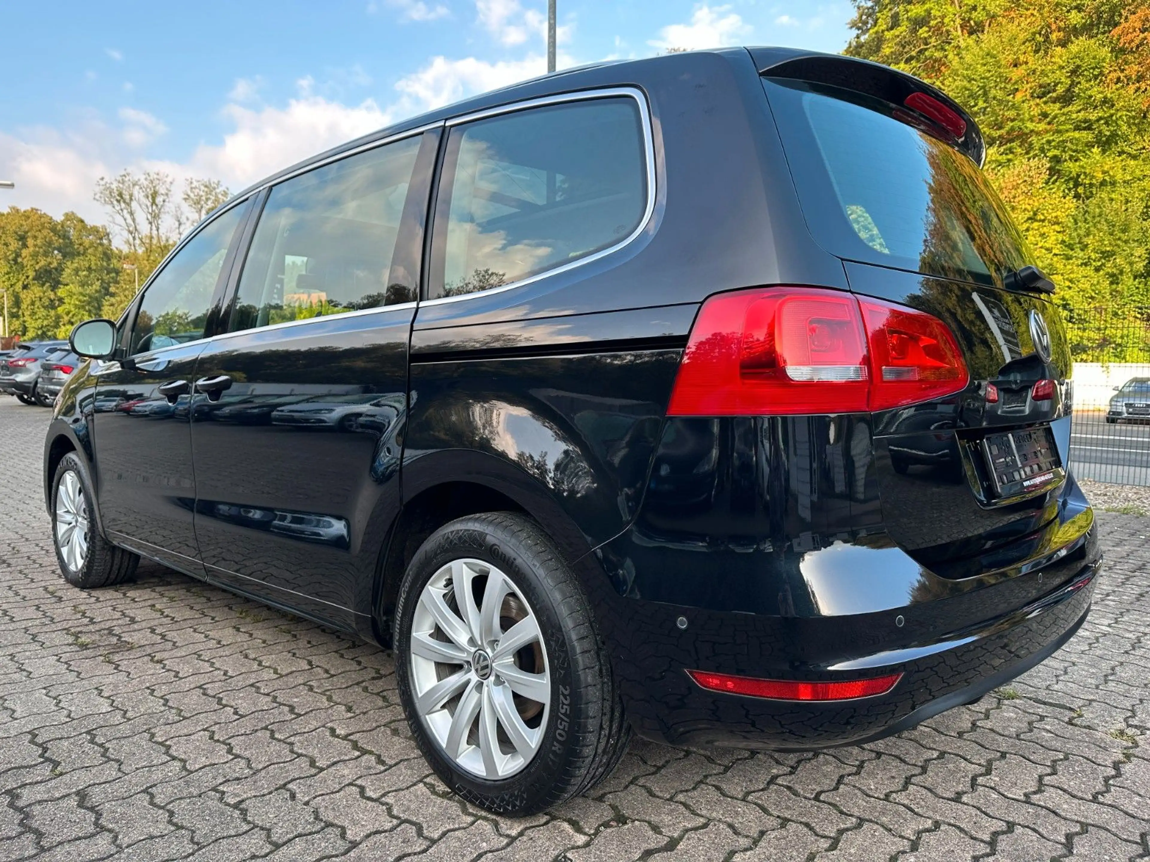 Volkswagen Sharan Highline BMT 7-SITZE AHK RFK SHZ LEDER — photo 5