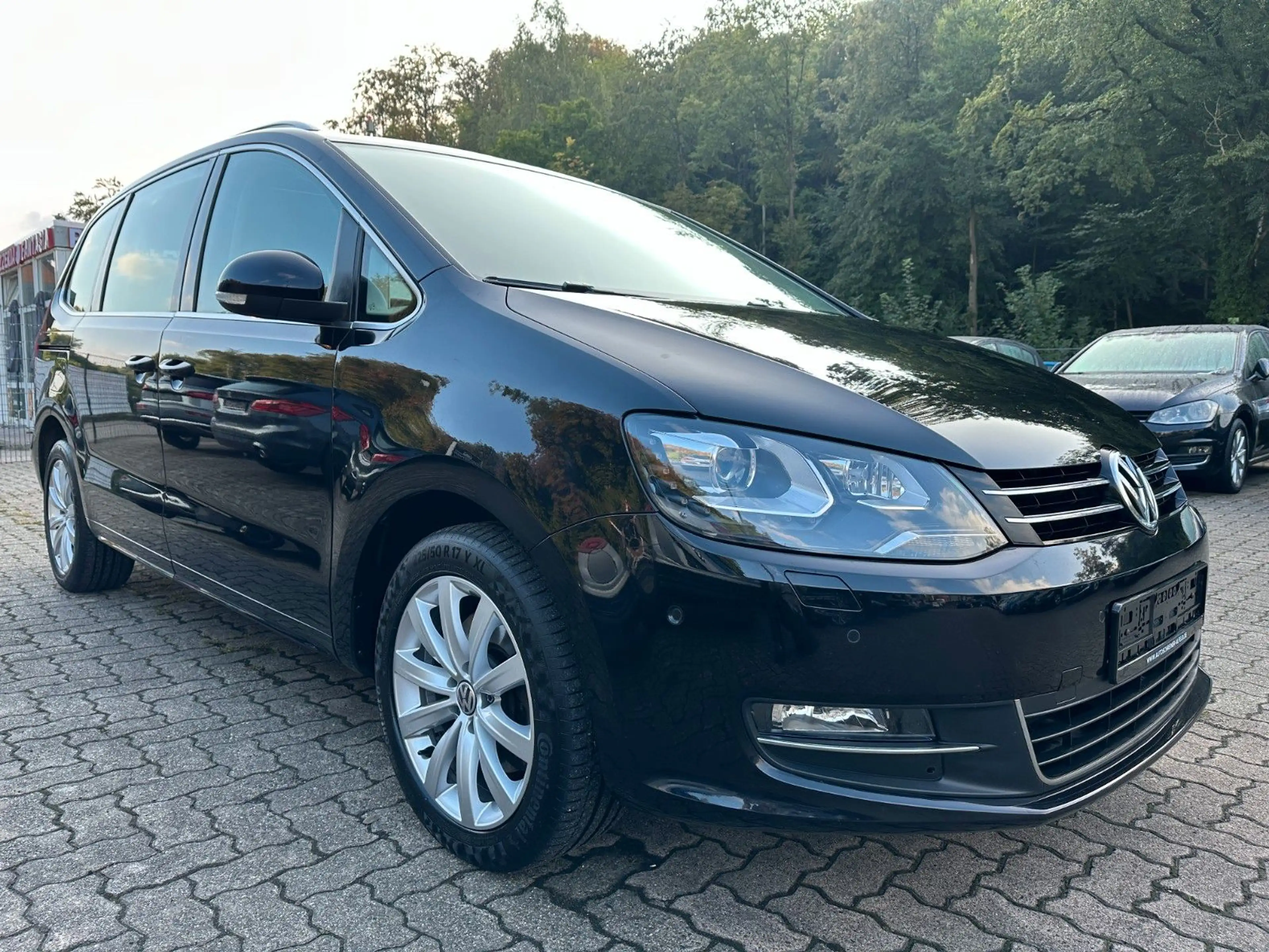 Volkswagen Sharan Highline BMT 7-SITZE AHK RFK SHZ LEDER — photo 4