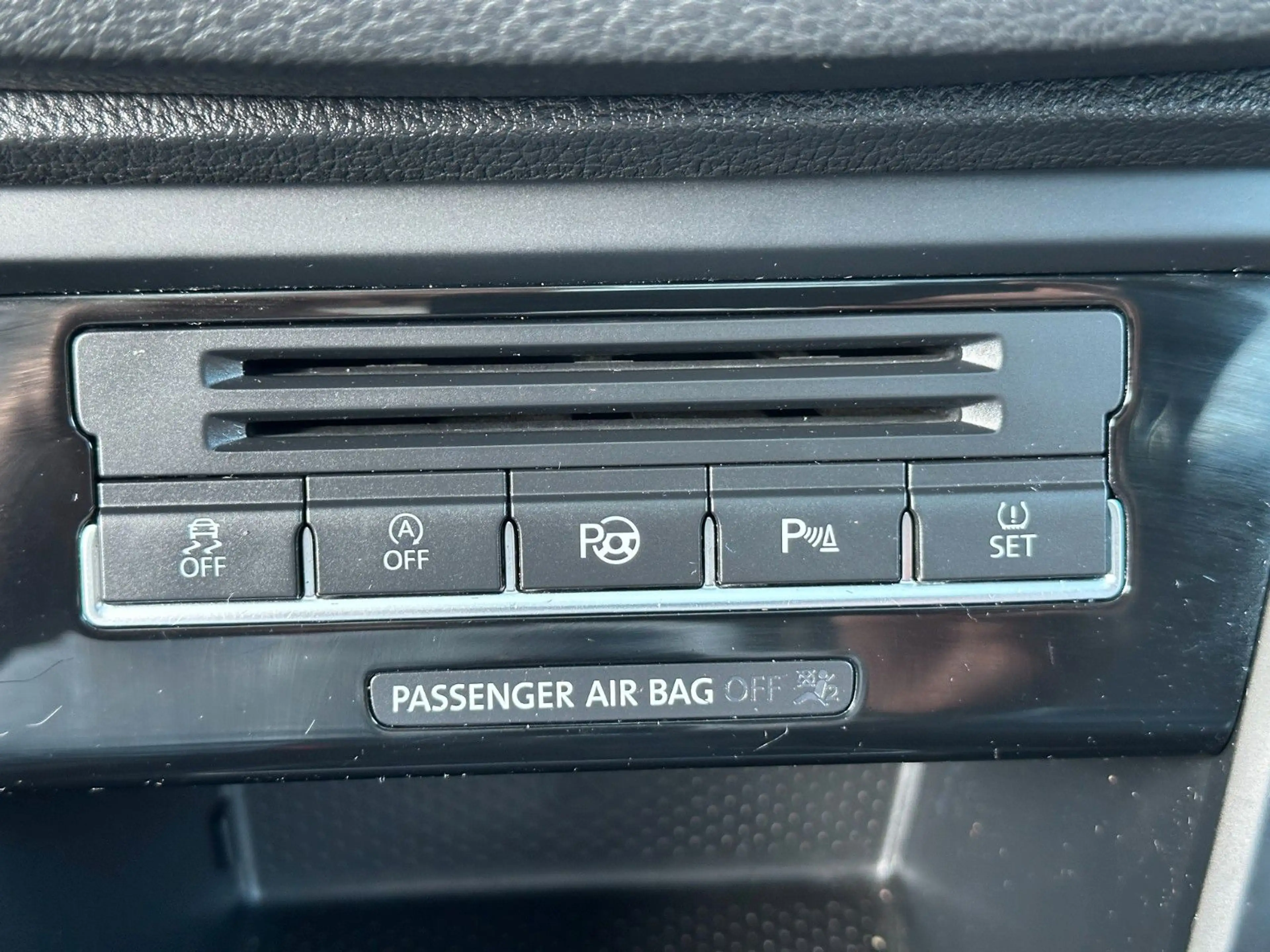 Volkswagen Sharan Highline BMT 7-SITZE AHK RFK SHZ LEDER — photo 29