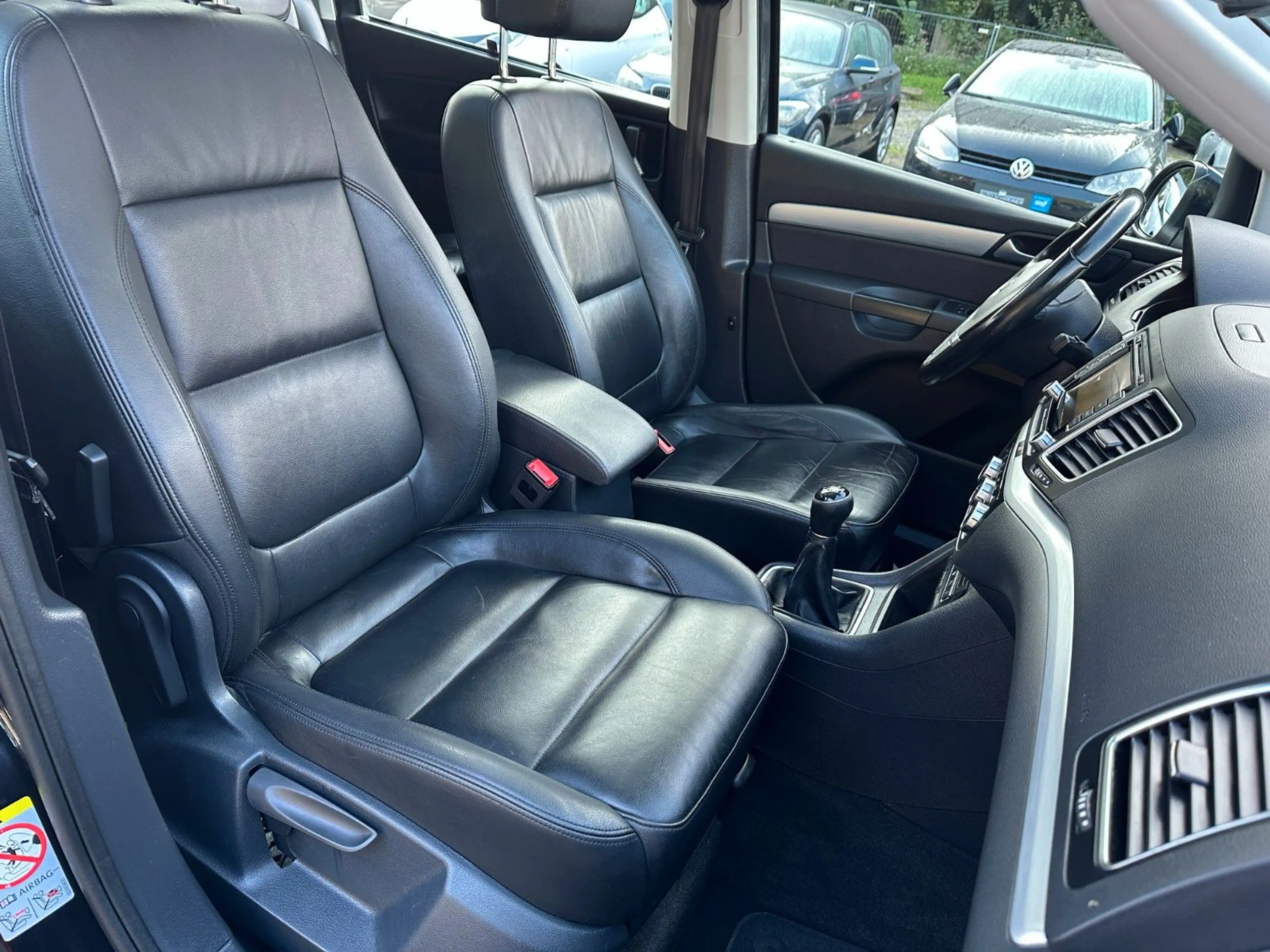 Volkswagen Sharan Highline BMT 7-SITZE AHK RFK SHZ LEDER — photo 13
