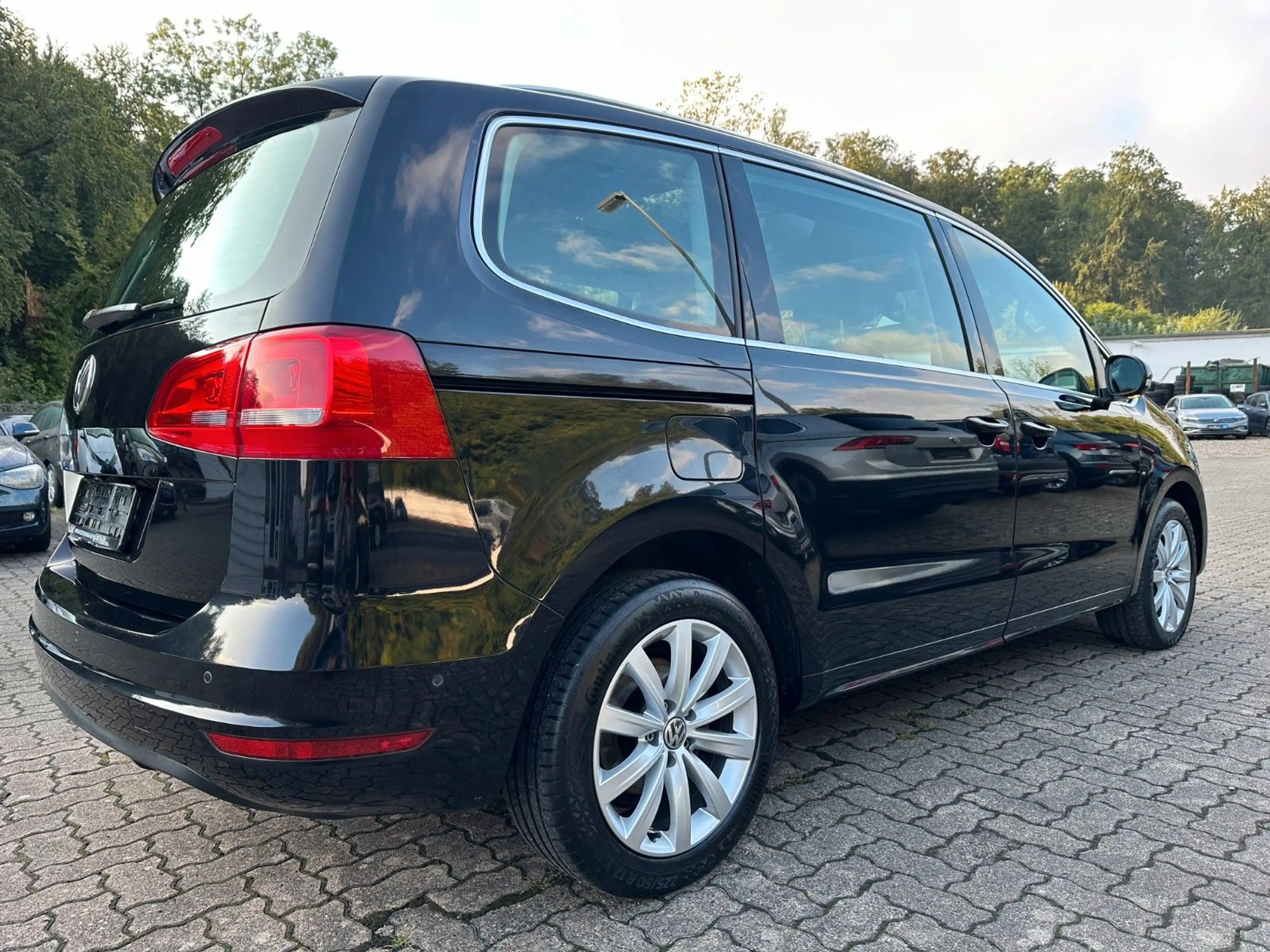 Volkswagen Sharan Highline BMT 7-SITZE AHK RFK SHZ LEDER — photo 7