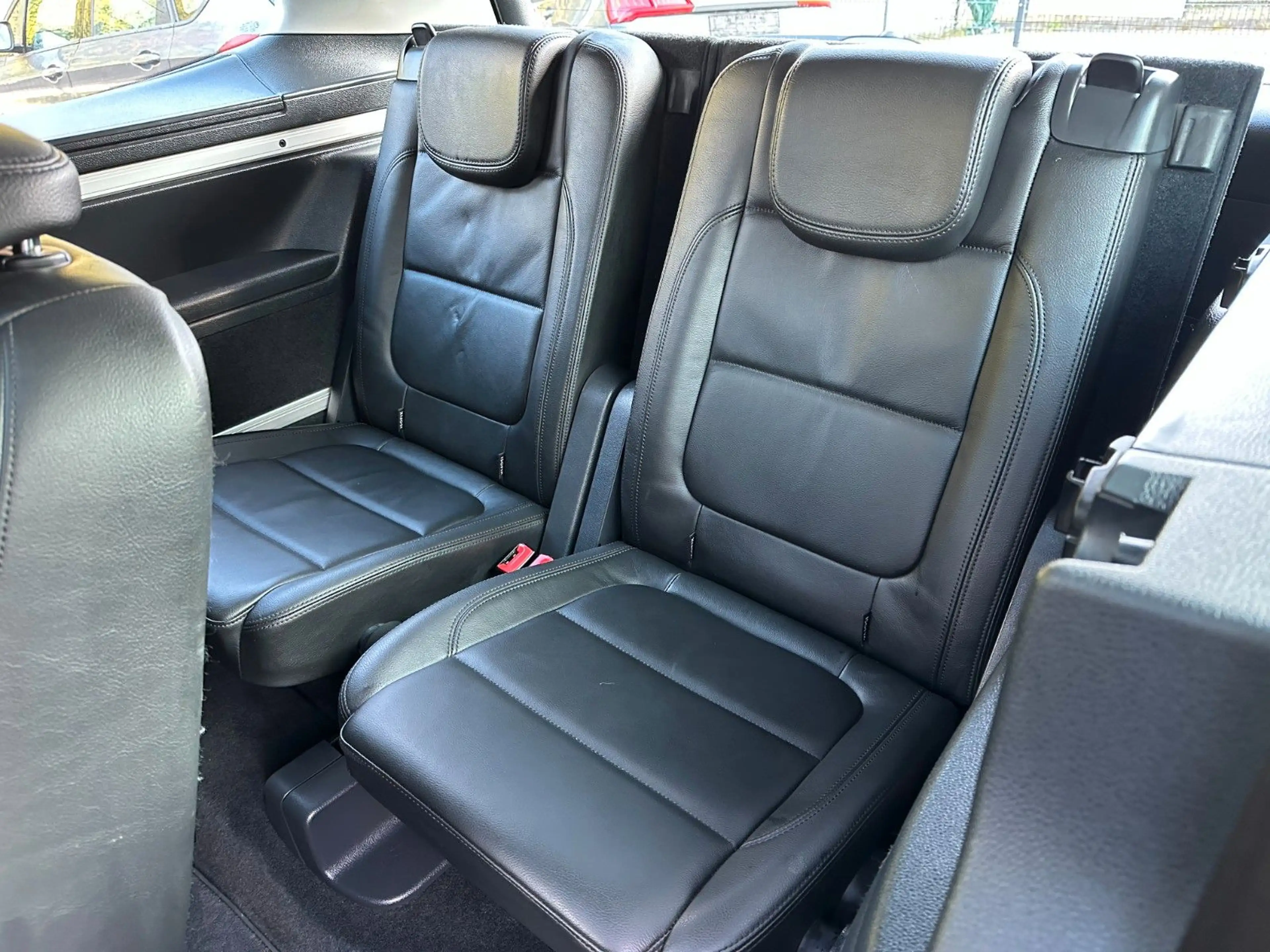 Volkswagen Sharan Highline BMT 7-SITZE AHK RFK SHZ LEDER — photo 17