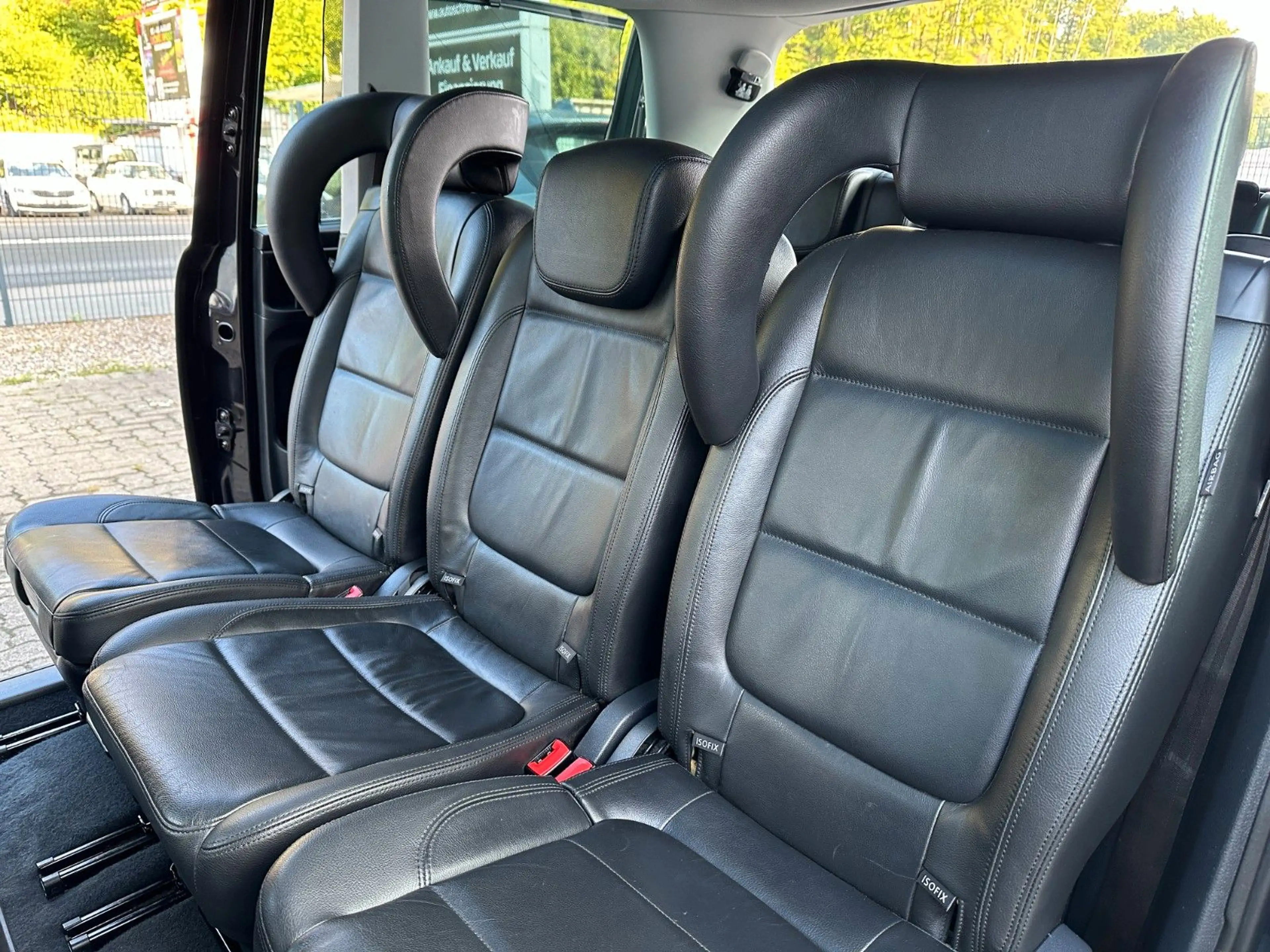Volkswagen Sharan Highline BMT 7-SITZE AHK RFK SHZ LEDER — photo 15