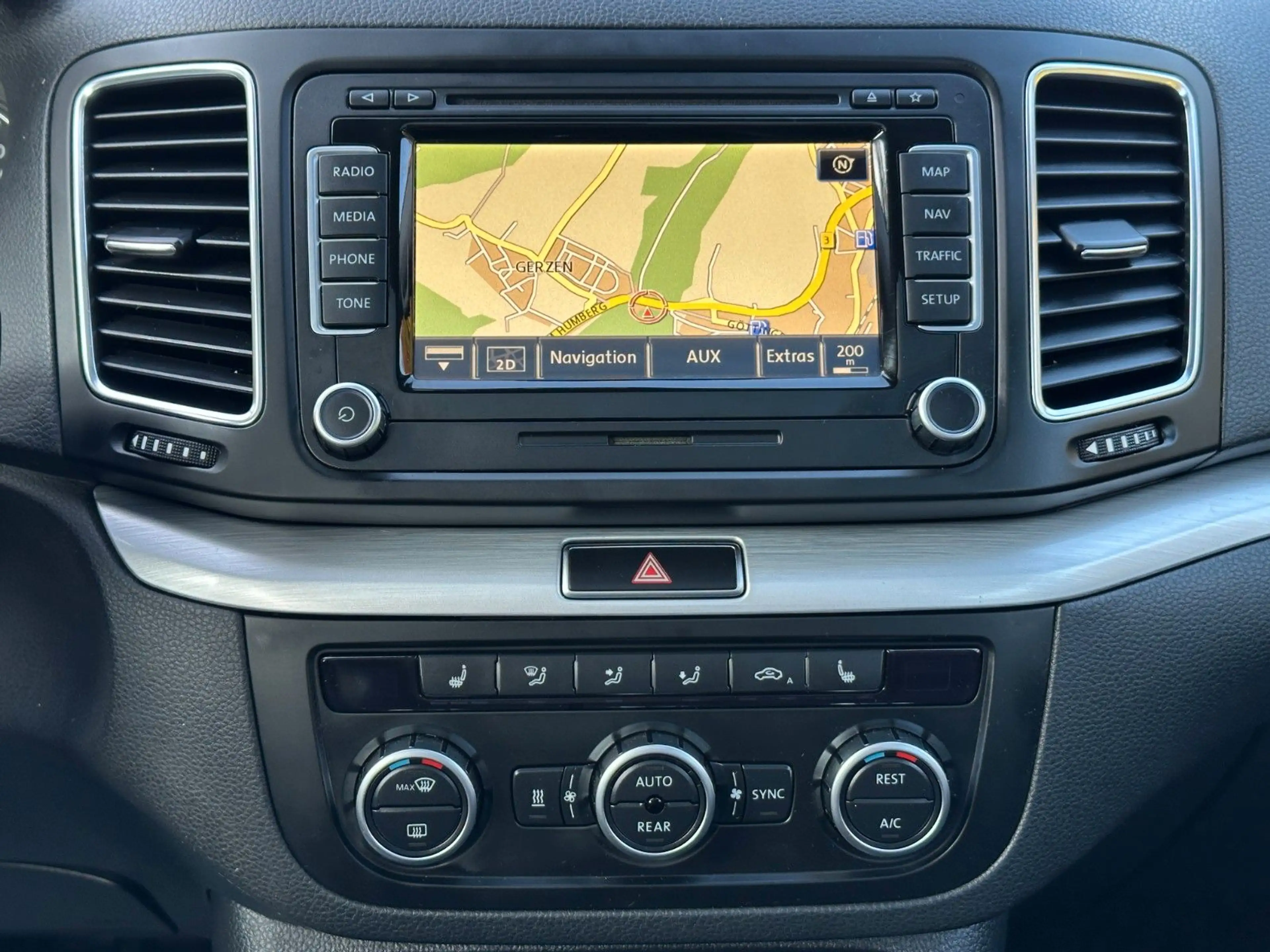 Volkswagen Sharan Highline BMT 7-SITZE AHK RFK SHZ LEDER — photo 12