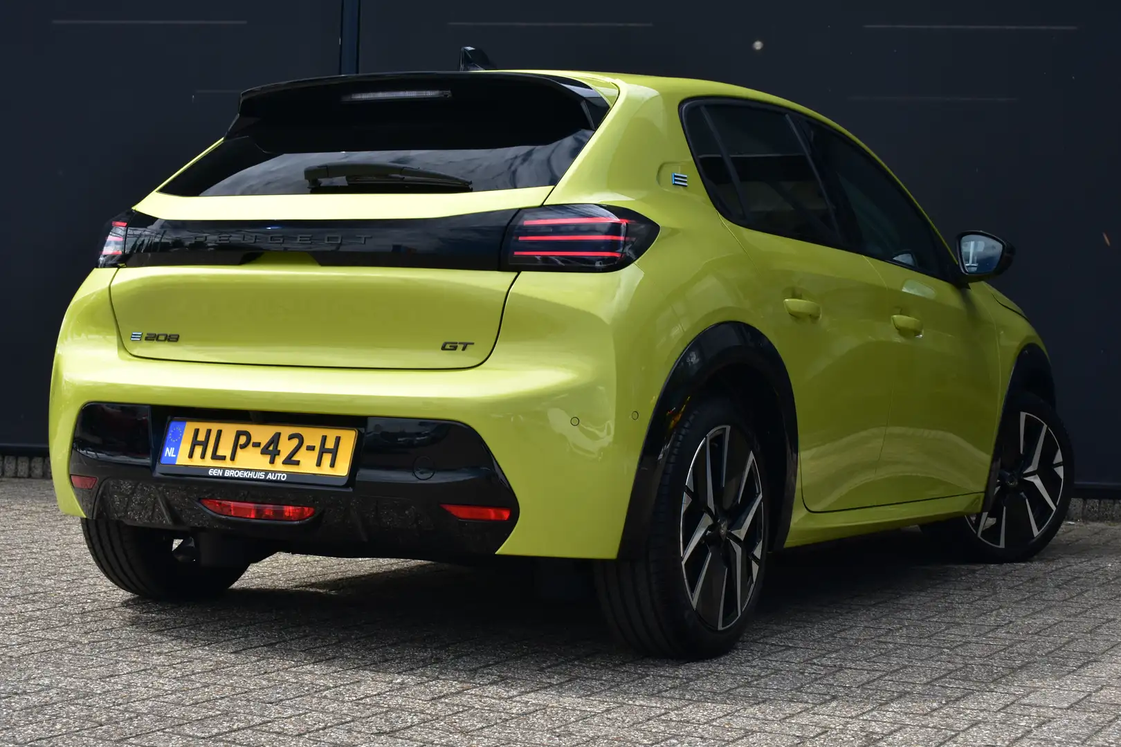 Peugeot e-208 EV GT 51 kWh | DEMO-DEAL | Alcantara | Navigatie | Jaune - 2
