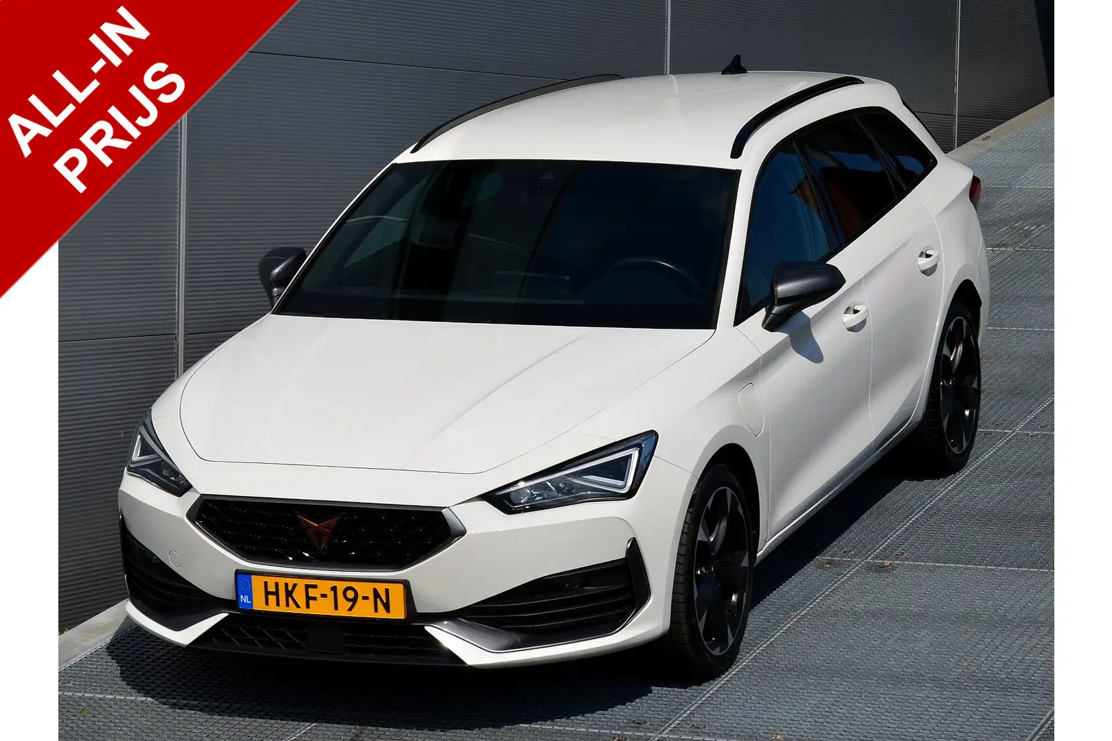 CUPRA Leon Sportstourer 1.4 E-HYBRID BUSINESS PLUG IN HYBRID Wit - 1