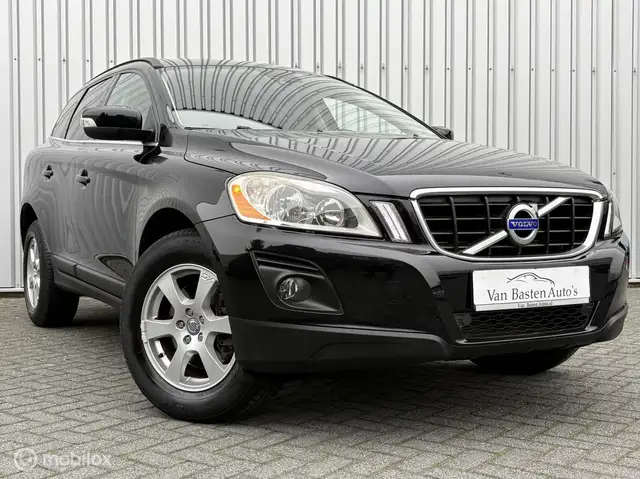 Volvo XC60 2.4D Momentum | Aut | 5 cil | Leder | Navi | PDC |