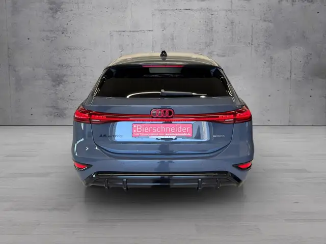 Audi A6 Avant view 6