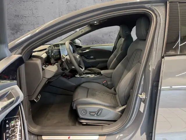 Audi A6 Avant view 8